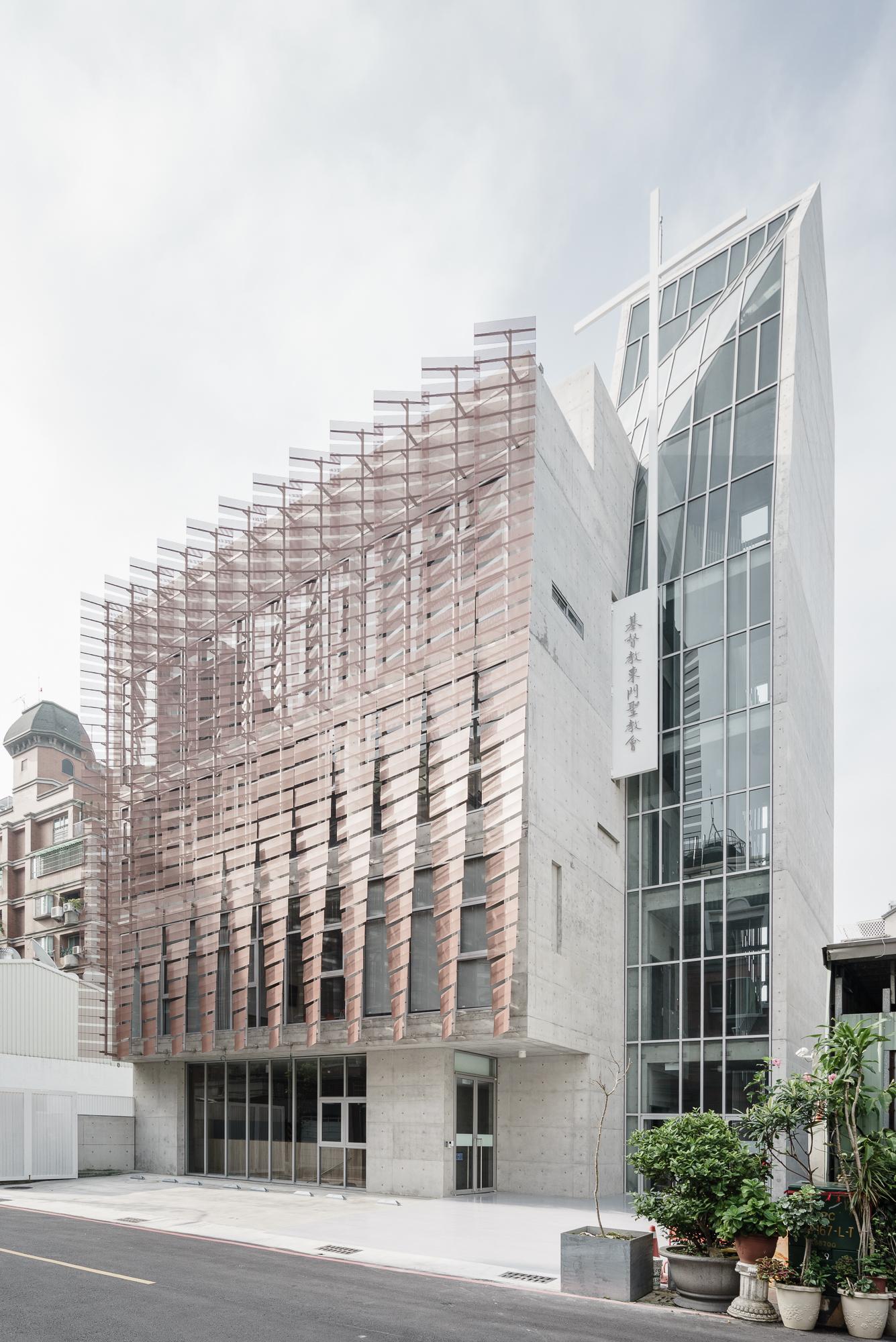 Tainan Tung-Men Holiness Church - image 2