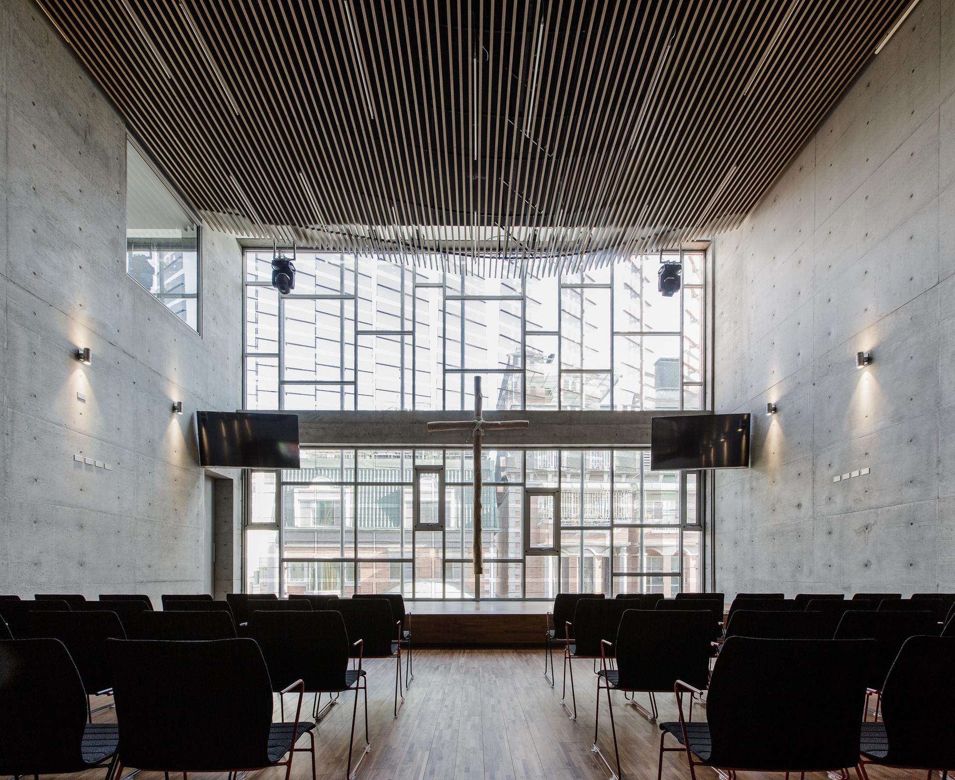 Tainan Tung-Men Holiness Church - image 10