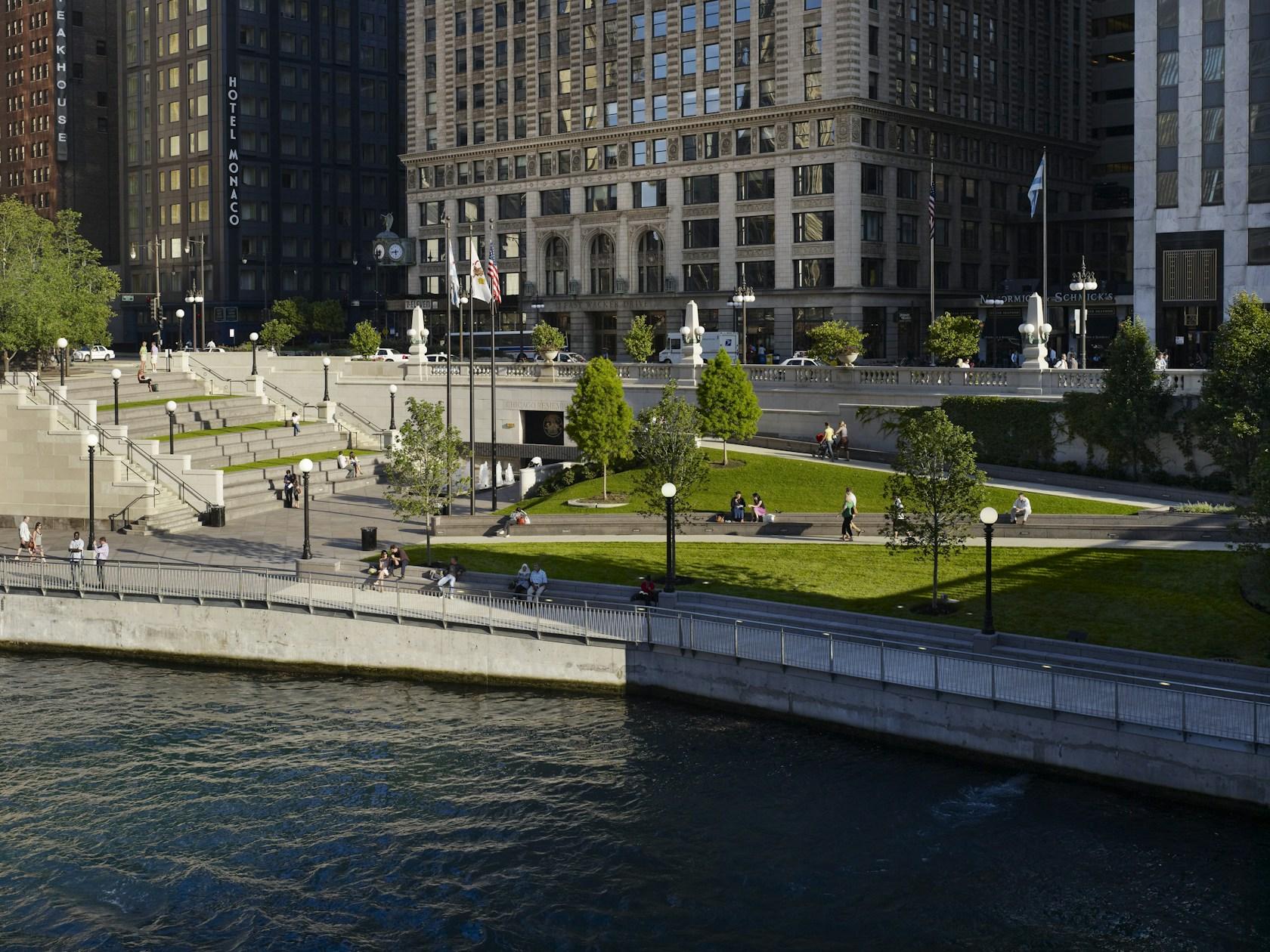Chicago Riverwalk - image 3