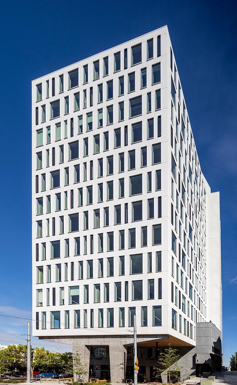 400 Fairview - image 4