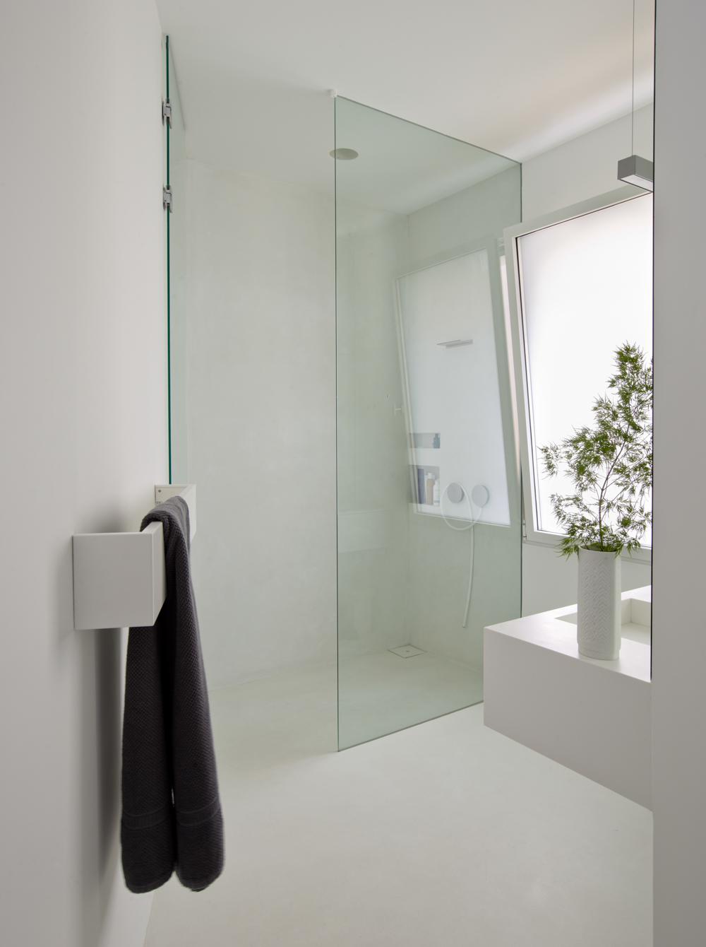 COMPREHENSIVE RENOVATION IN ALCALÁ - image 14