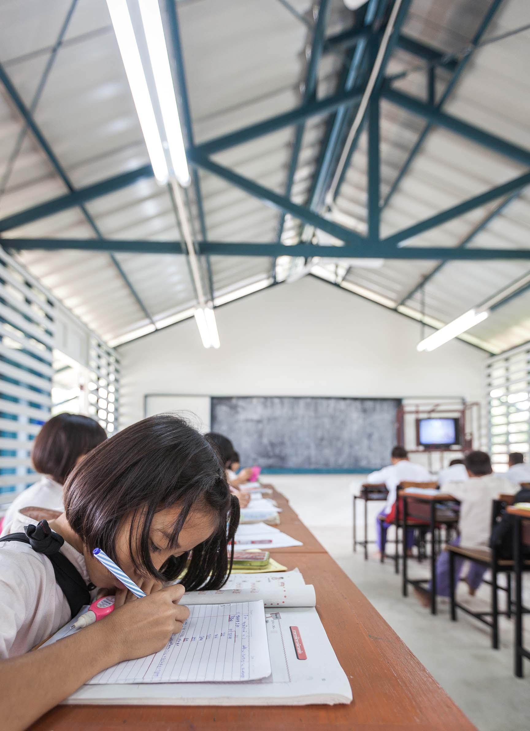 Emergency School - image 9