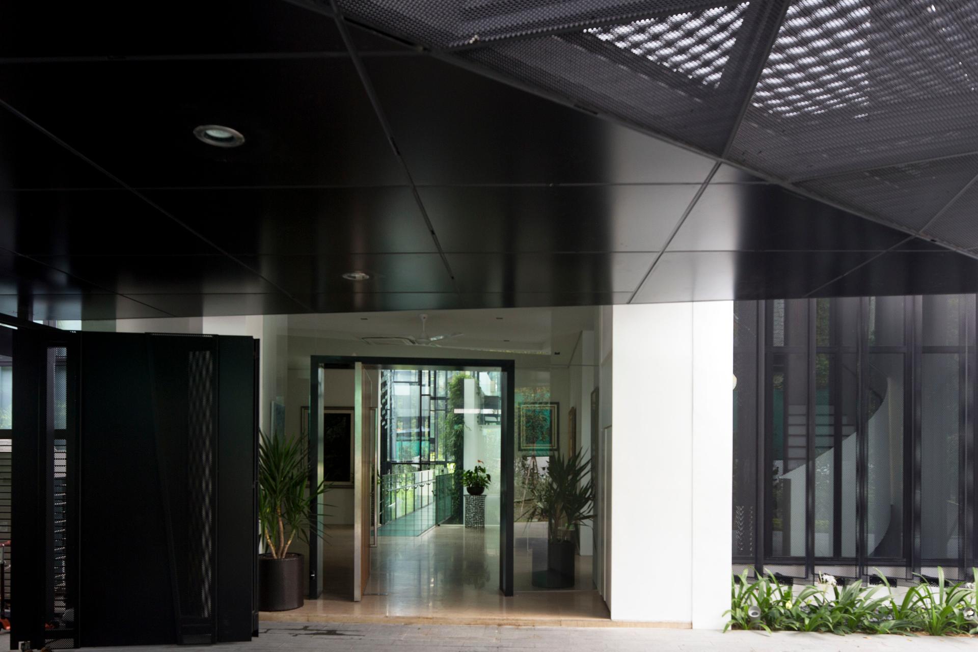 GLASS BRIDGE HOUSE - image 4