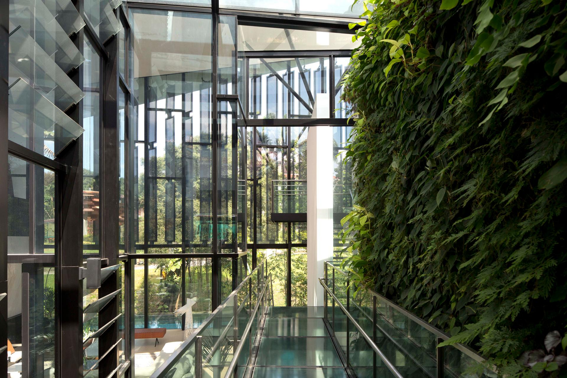 GLASS BRIDGE HOUSE - image 5