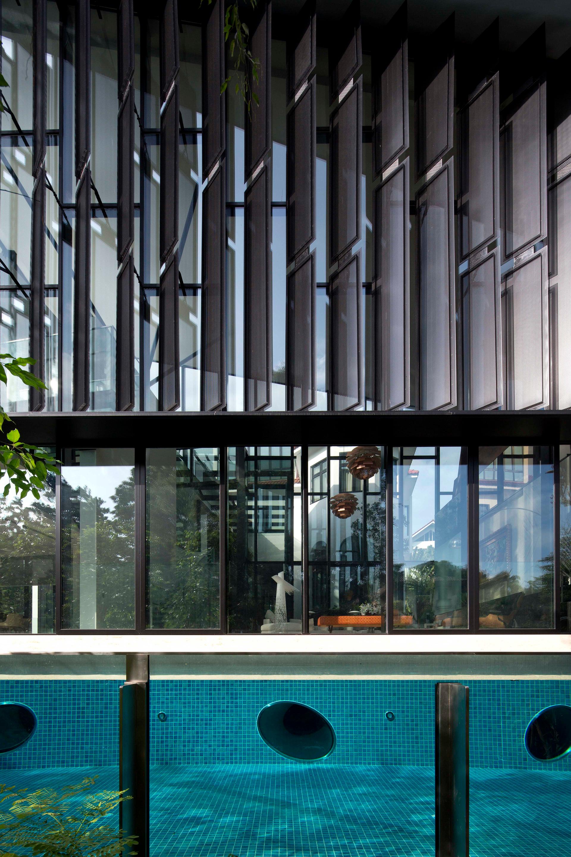 GLASS BRIDGE HOUSE - image 9