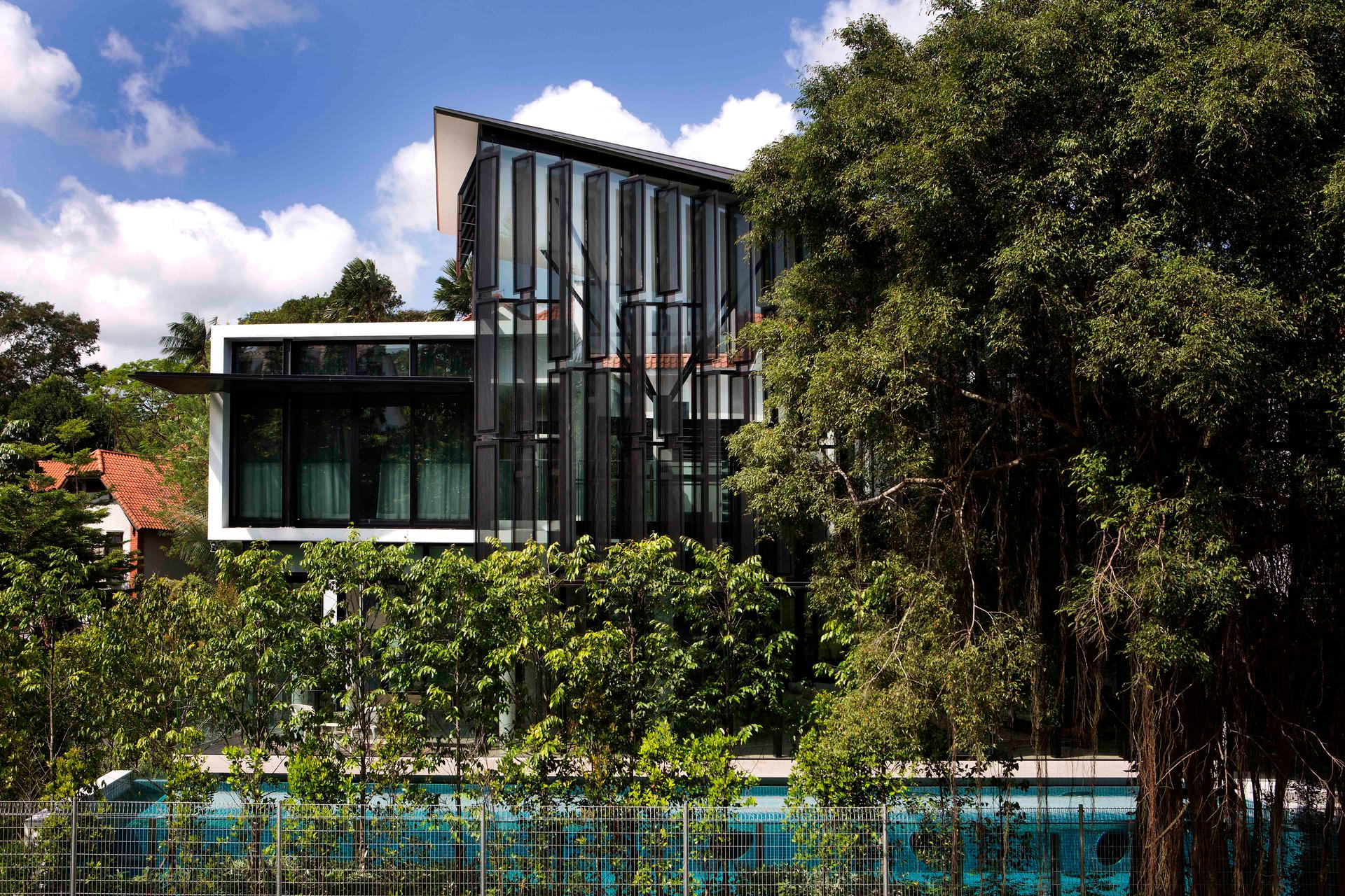 GLASS BRIDGE HOUSE - image 7