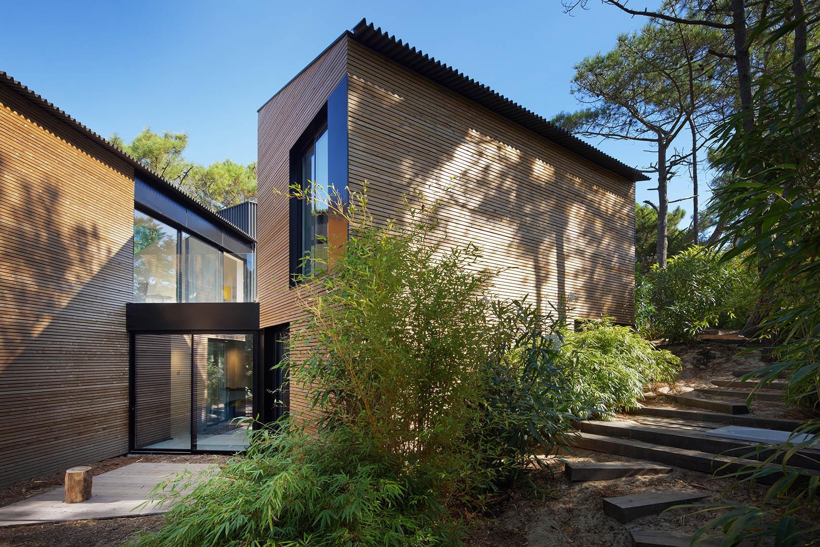 Holiday house with swimming pool in Cap Ferret (France) - image 4