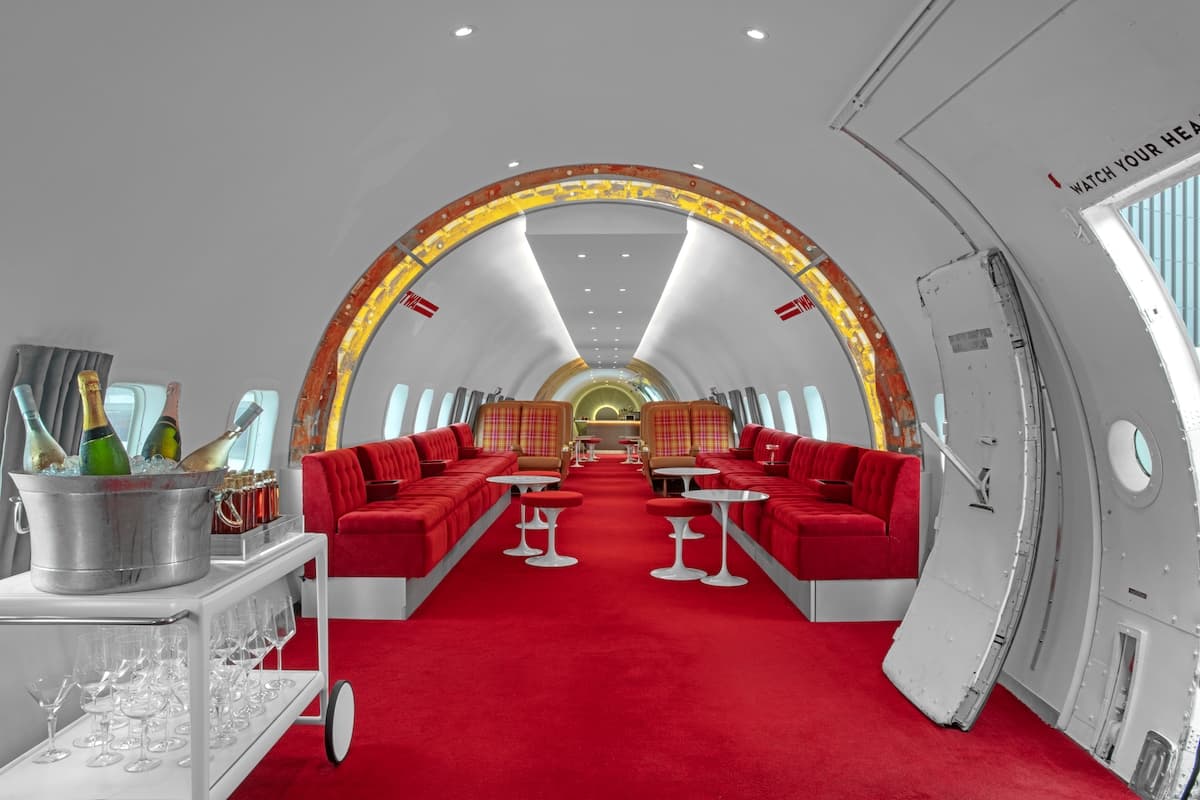 Connie Cocktail Lounge - image 3