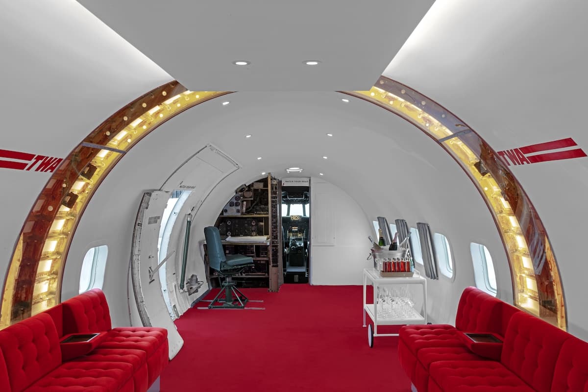Connie Cocktail Lounge - image 5