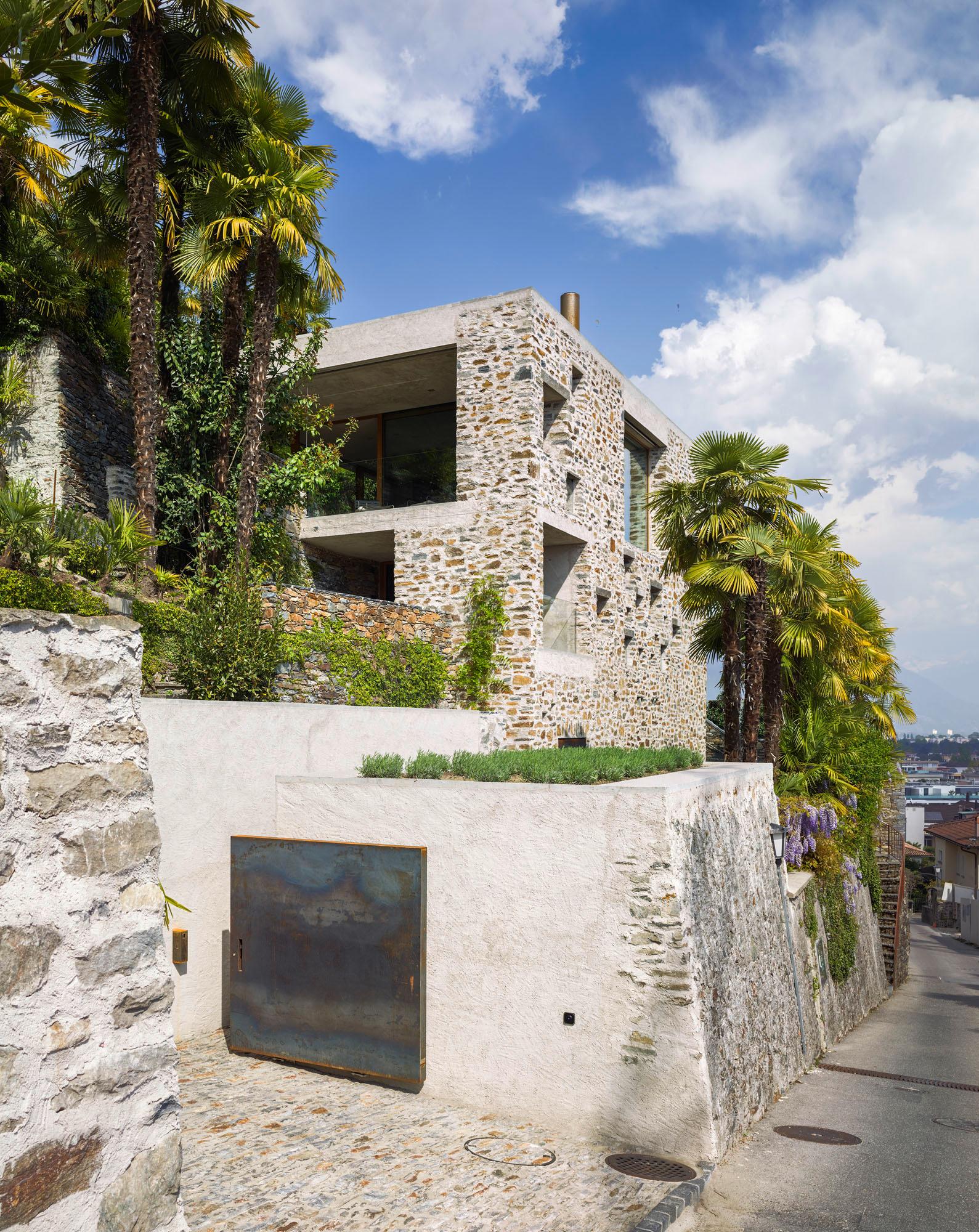 COMPREHENSIVE RENOVATION IN ALCALÁ - image 15