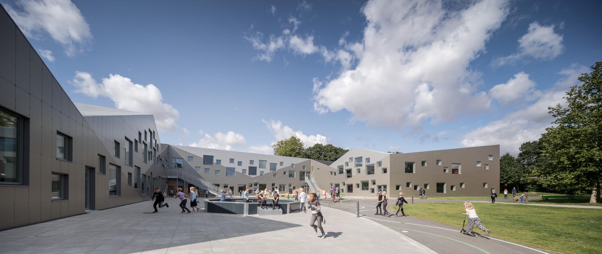 Skovbakke School - image 4
