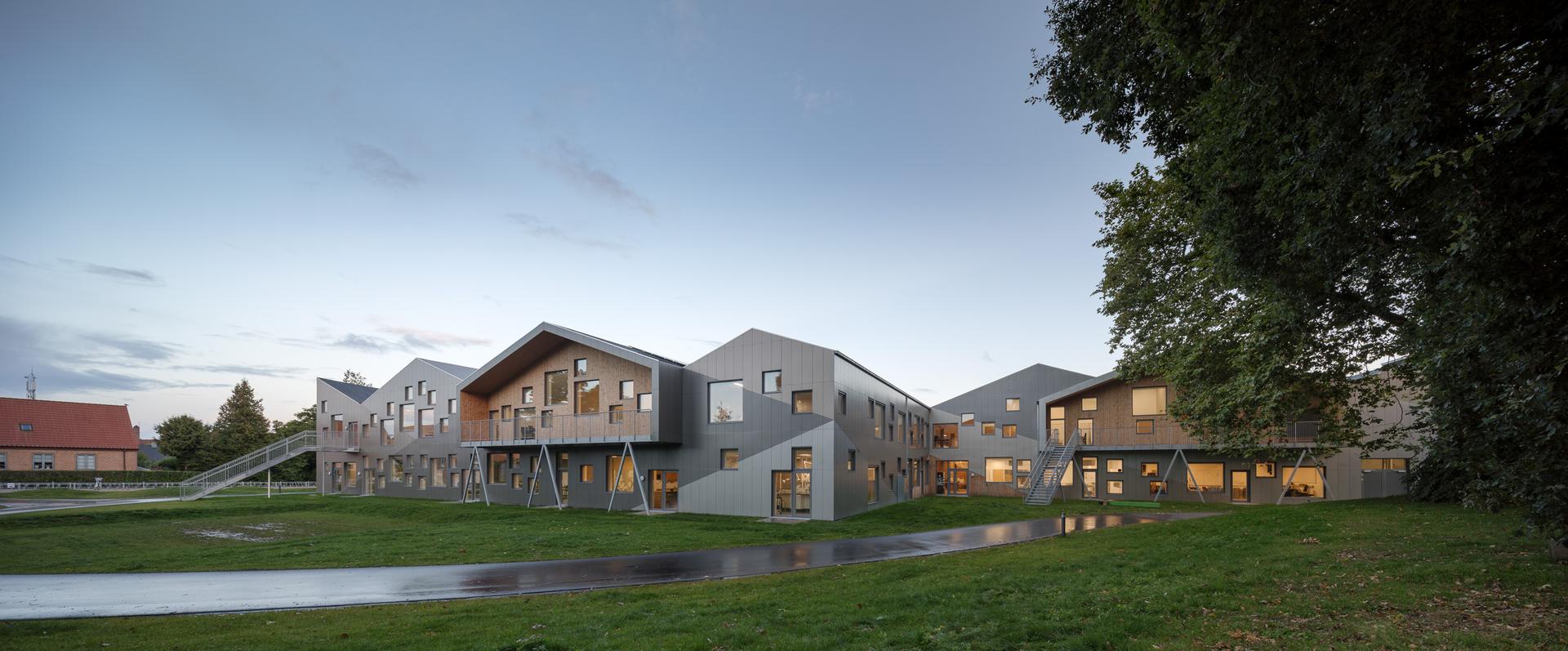 Skovbakke School - image 6