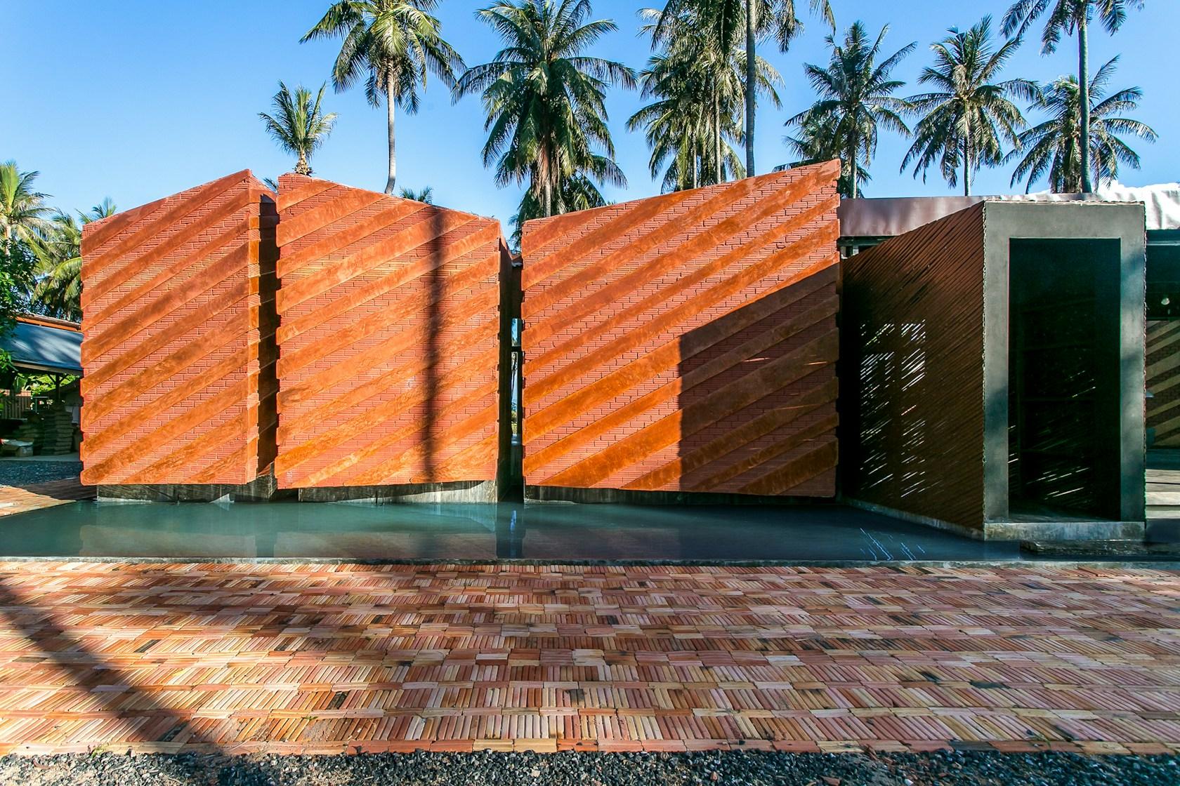 Somjai House | Coconutnoom Resort - image 3