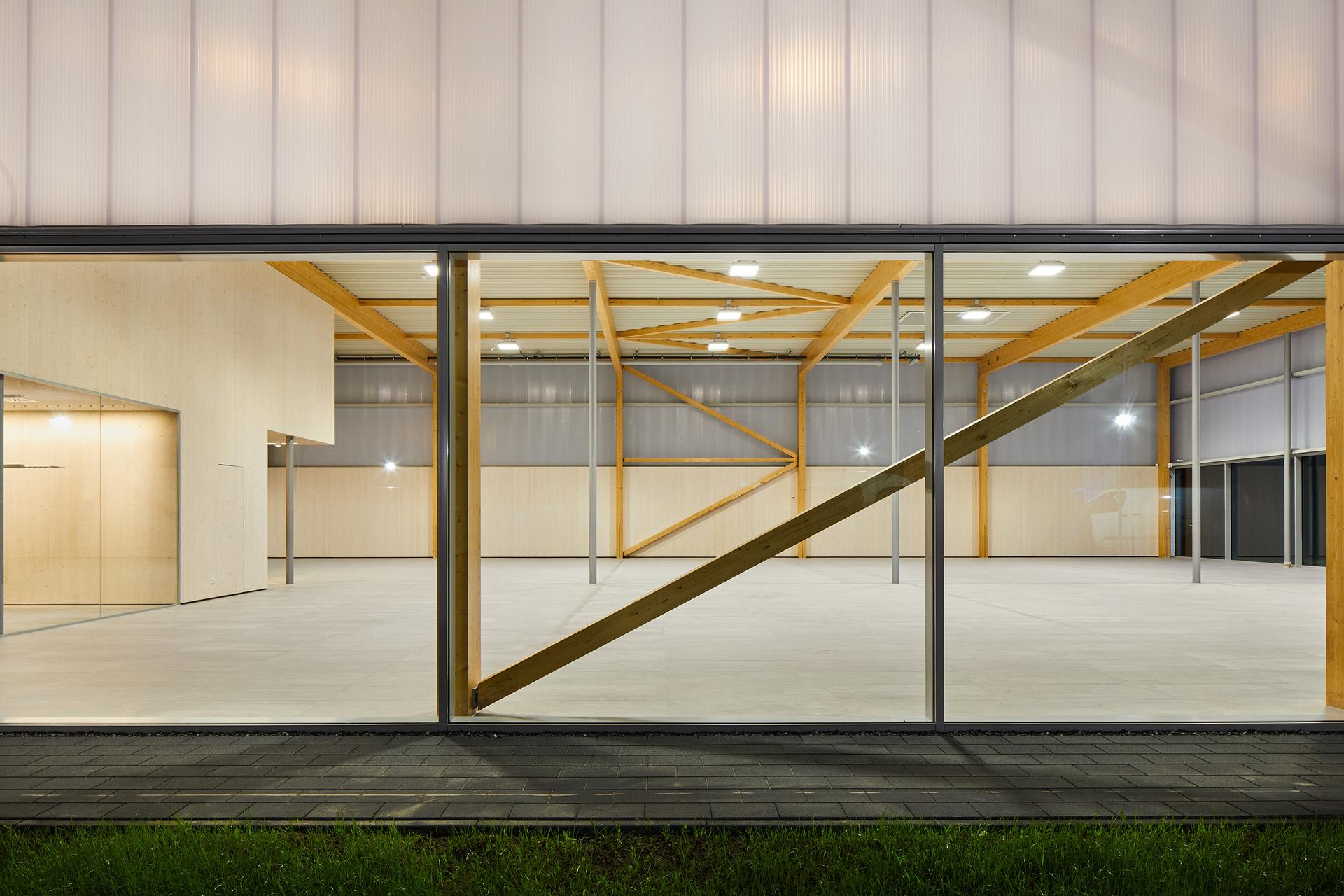 Car Showroom Halle - image 5