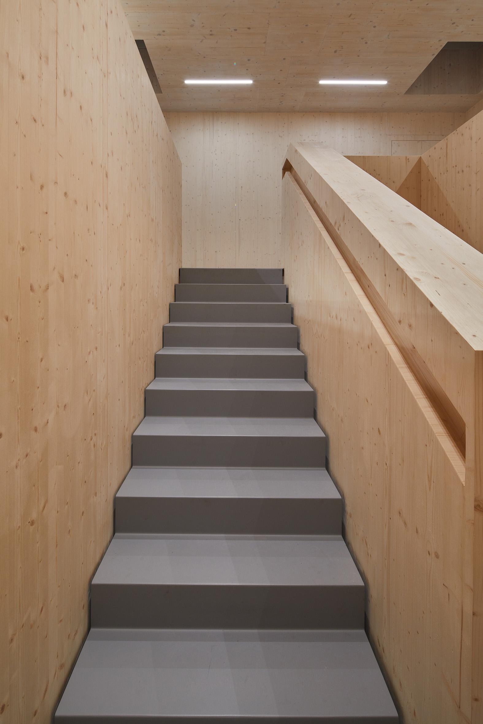 Car Showroom Halle - image 11