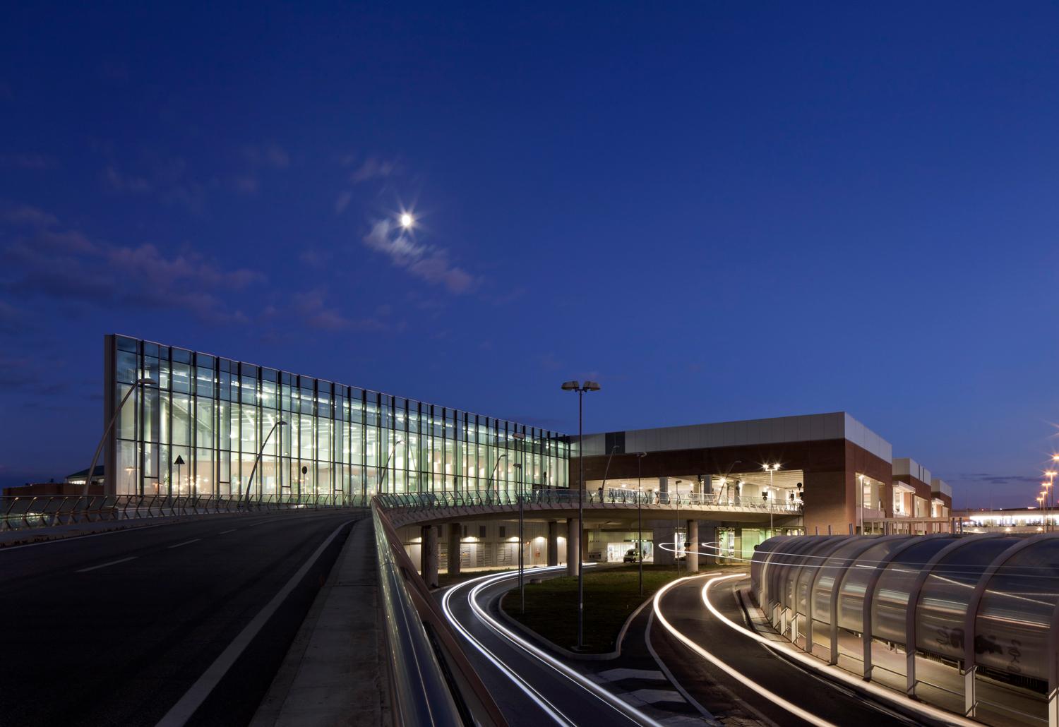 Venice Marco Polo International Airport: Passenger Terminal Refurbishment and Extension Lot 1 - image 5