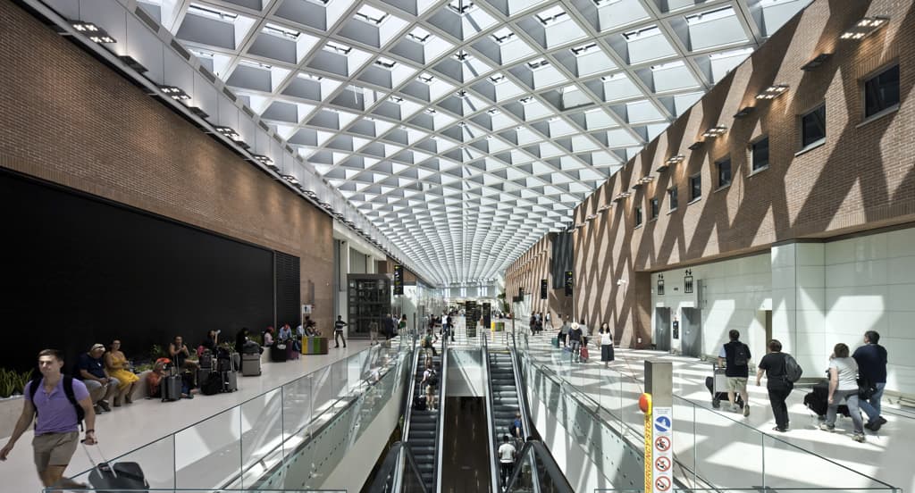 Venice Marco Polo International Airport: Passenger Terminal Refurbishment and Extension Lot 1 - image 10