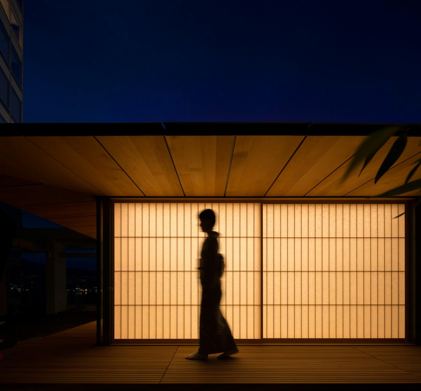 Teahouse in Coal Harbour - image 2