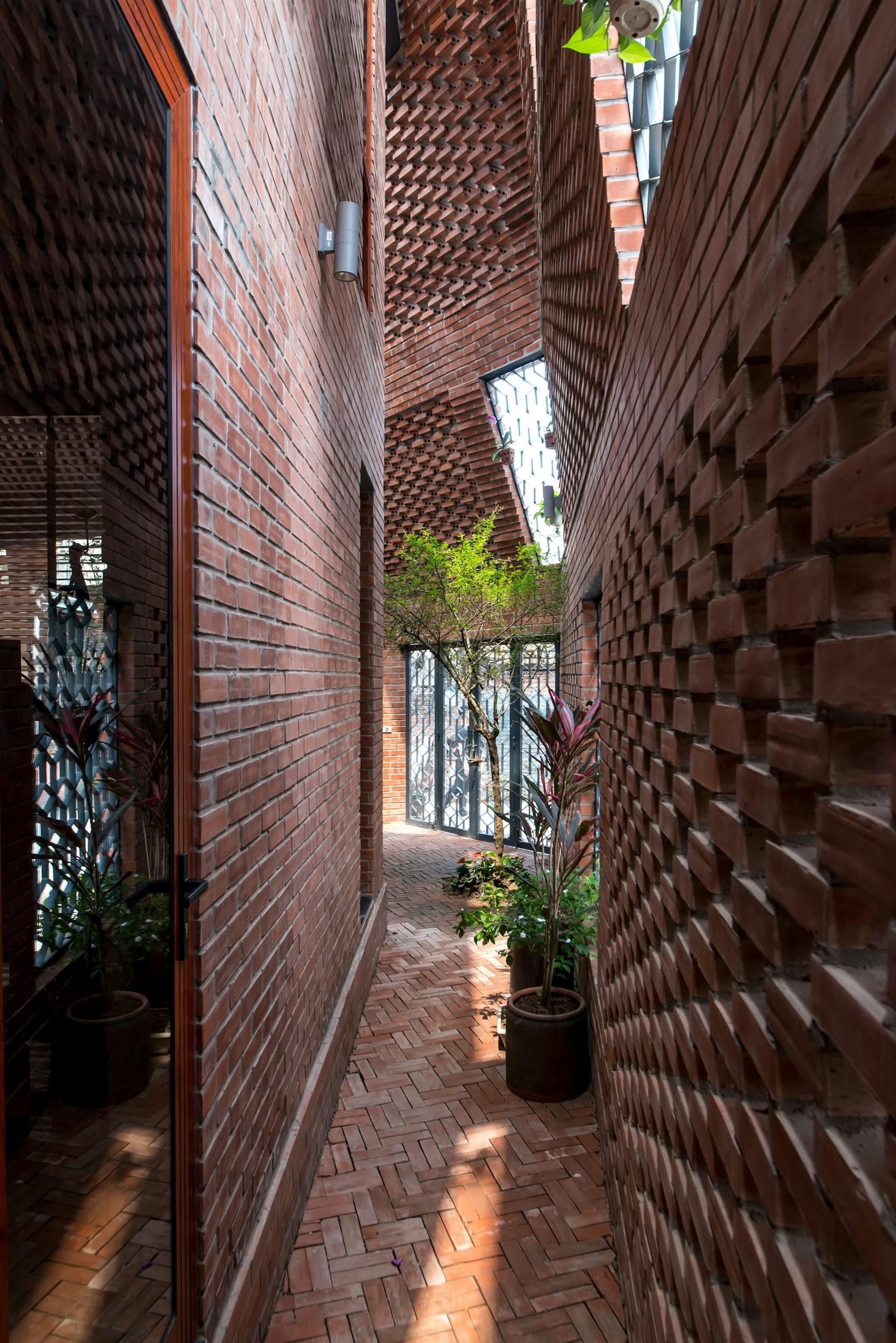Brick Cave - image 4