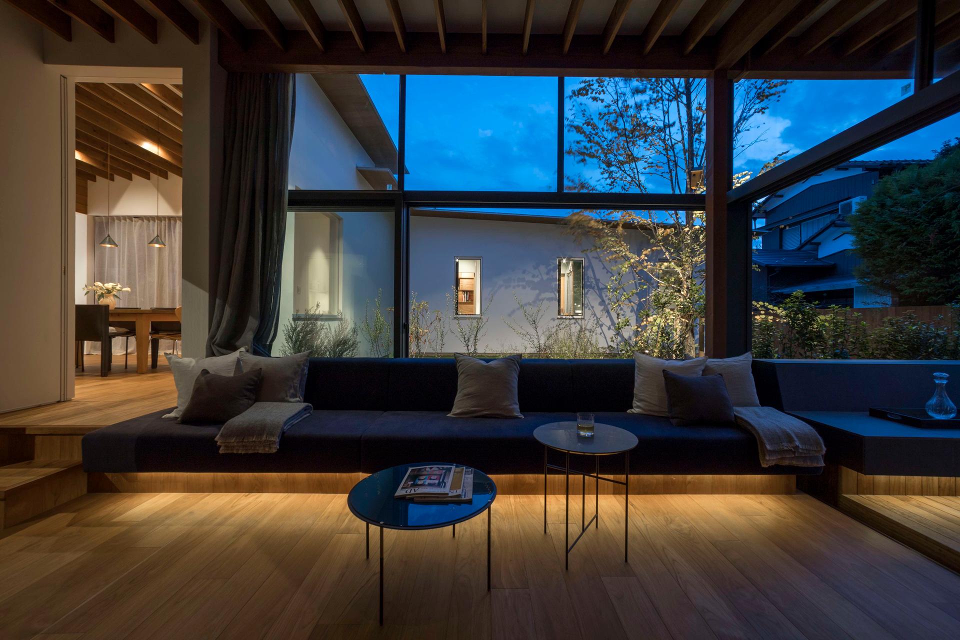Seven Gardens House - image 2