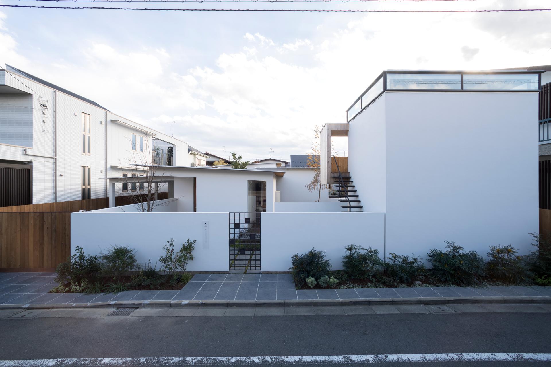 Seven Gardens House - image 8