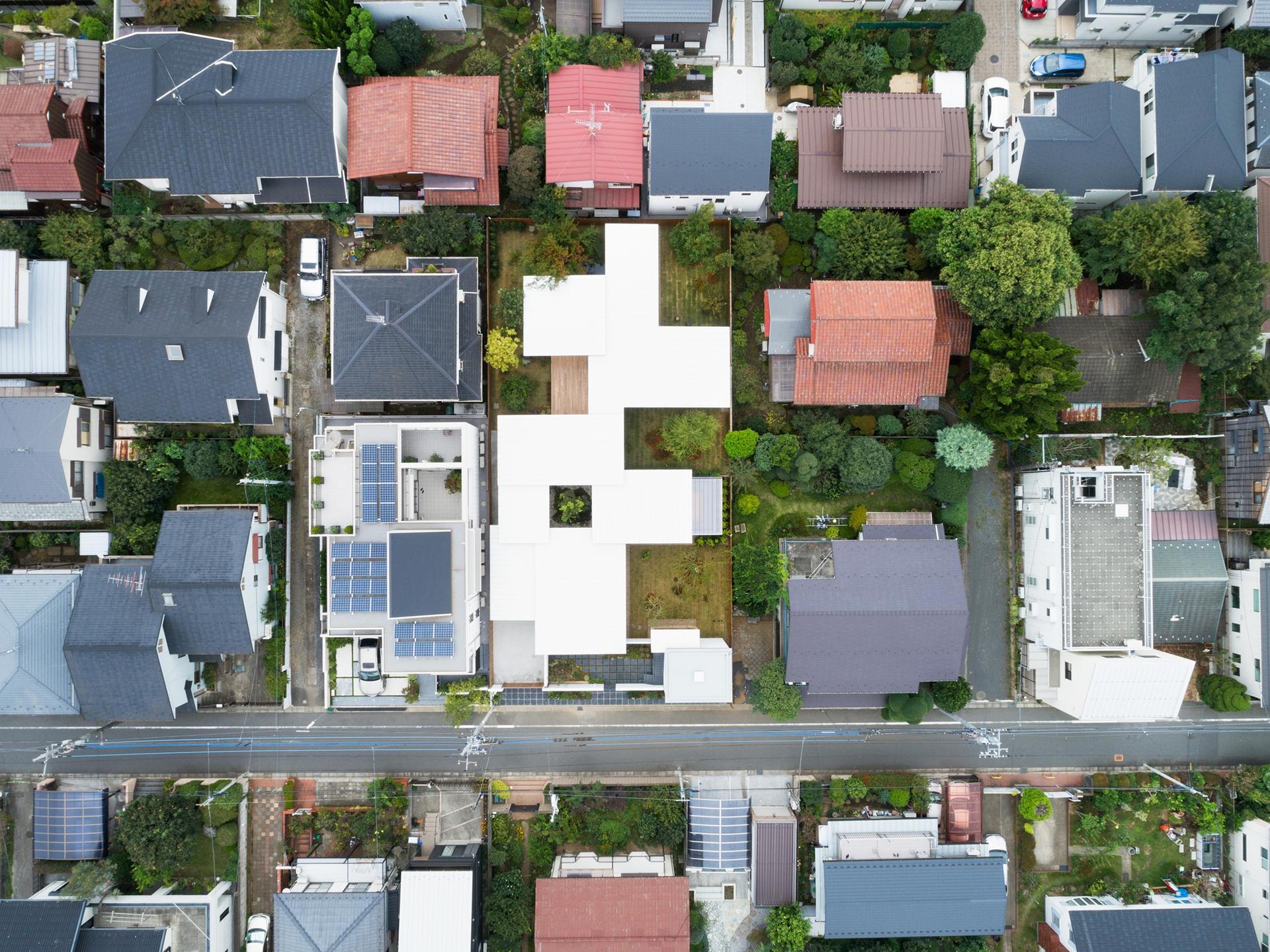 Seven Gardens House - image 7