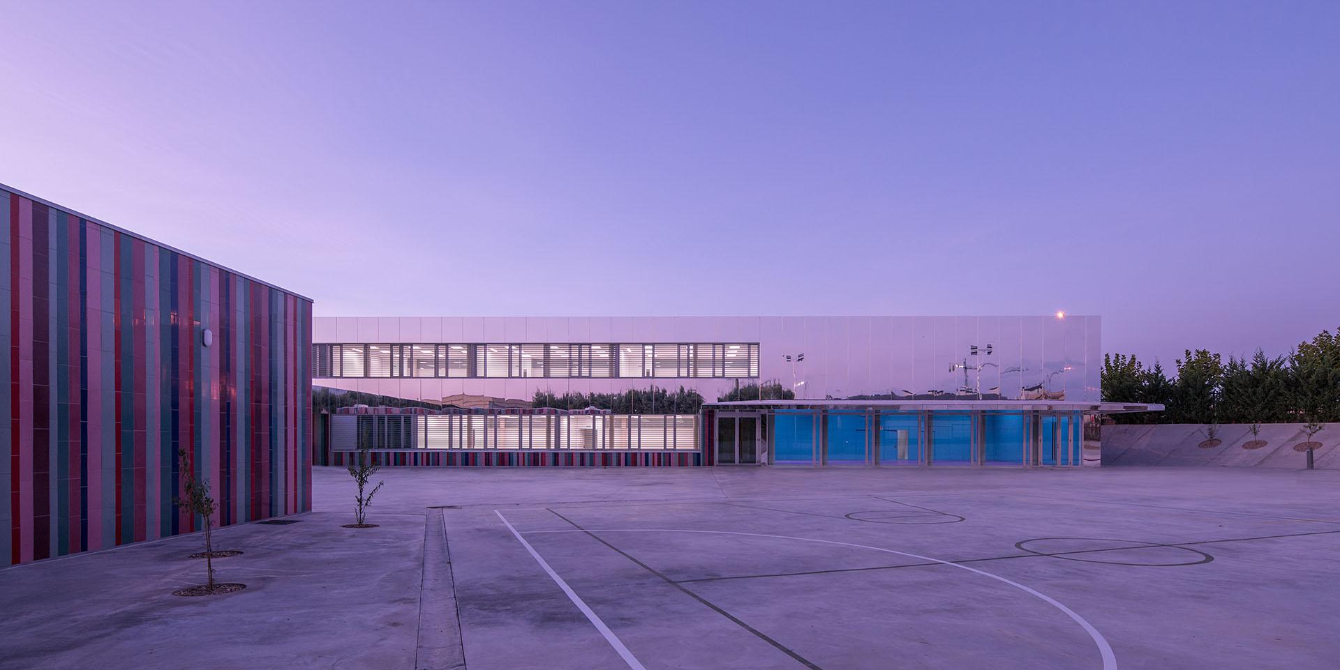 THE ALMOST INVISIBLE SCHOOL - image 3