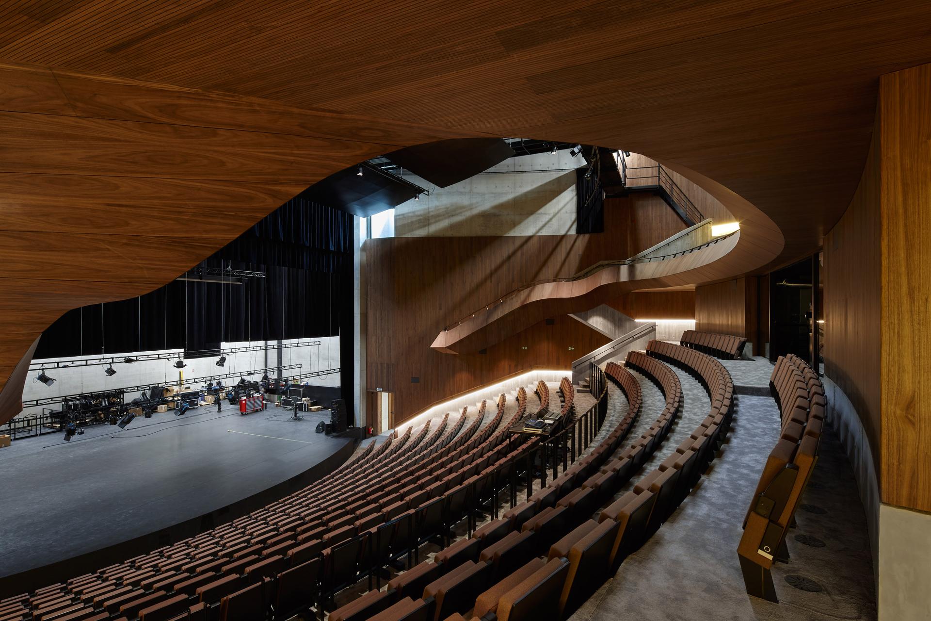 Cultural Center and Library 'De Factorij' - image 2
