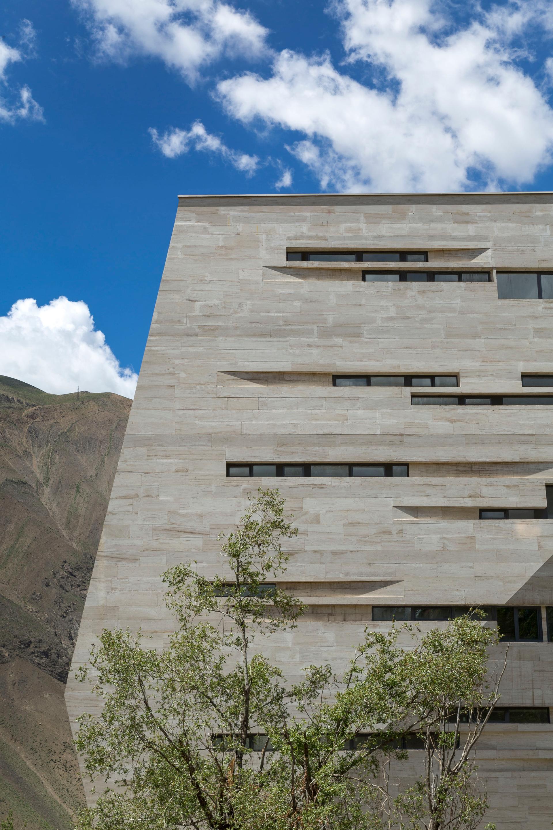 Meygoun Residential Complex - image 5
