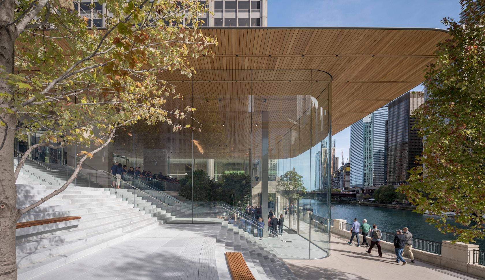 Apple Michigan Avenue - image 5
