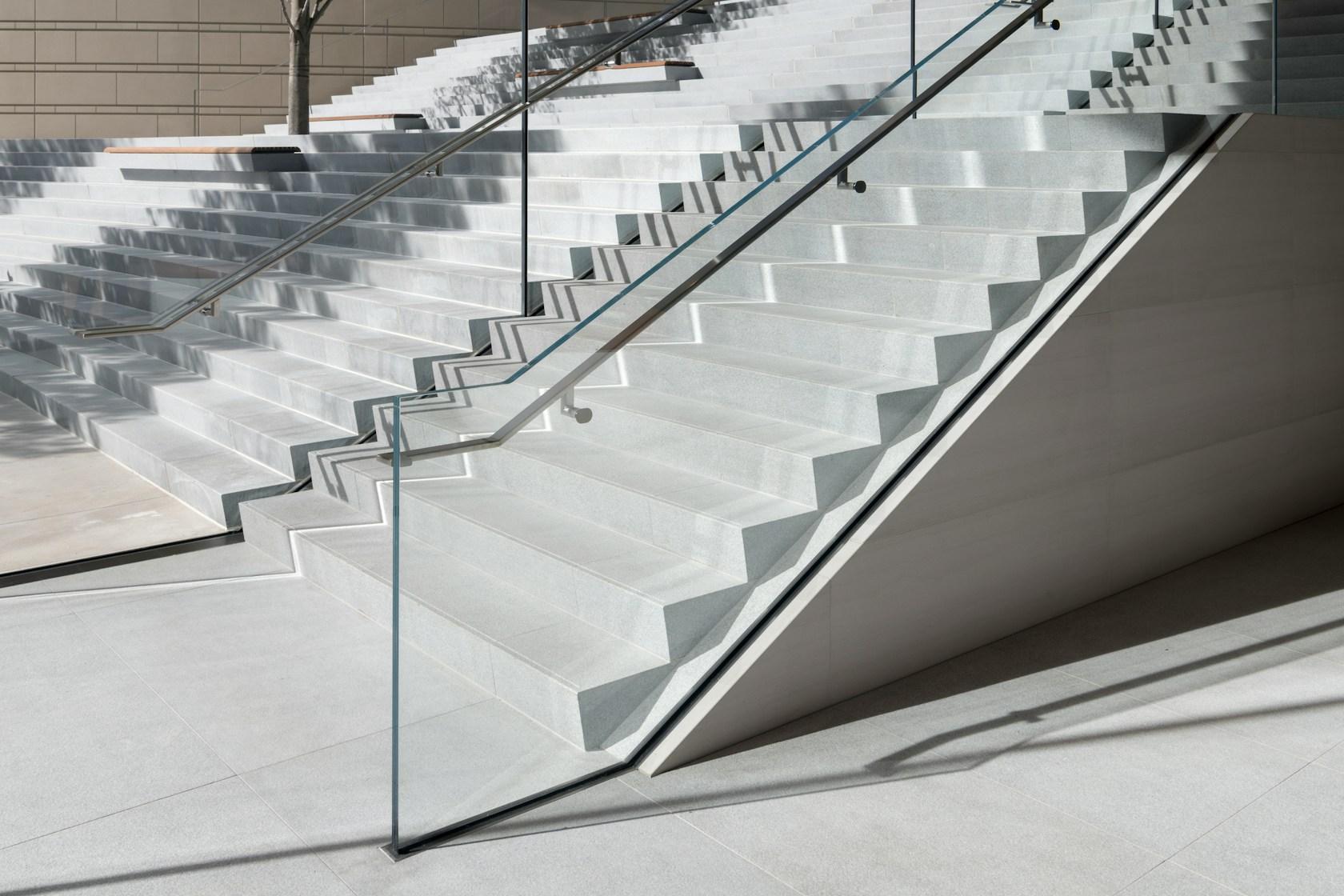 Apple Michigan Avenue - image 10