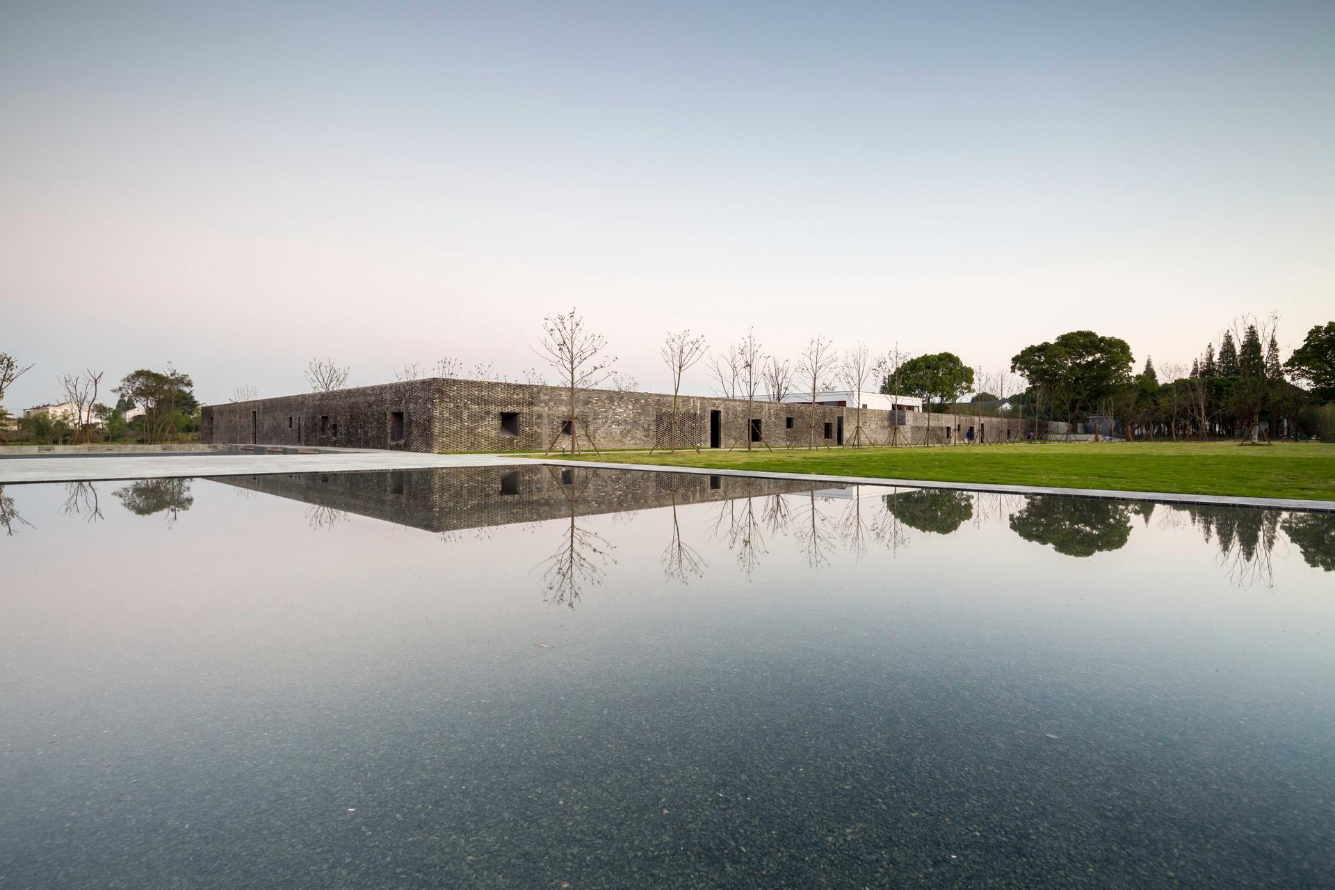 The Walled - Tsingpu Yangzhou Retreat - image 2