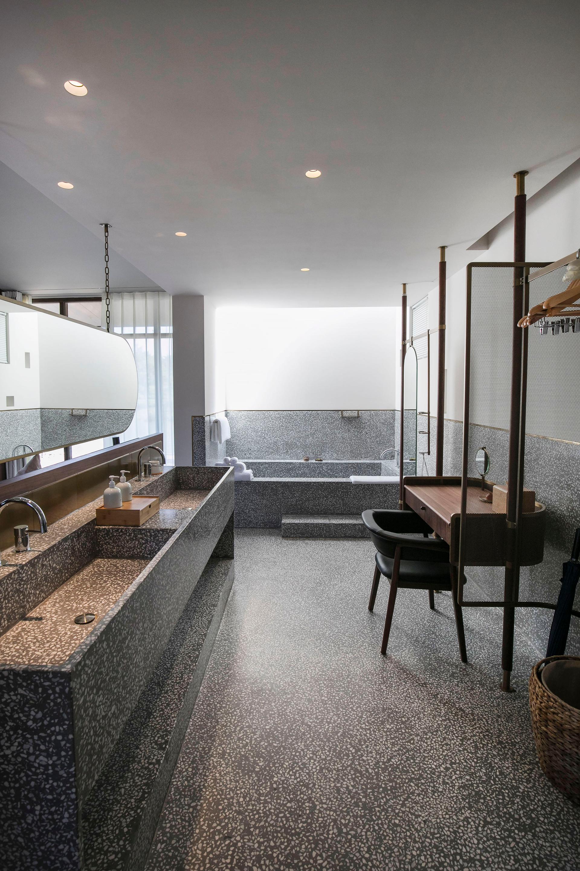The Walled - Tsingpu Yangzhou Retreat - image 7