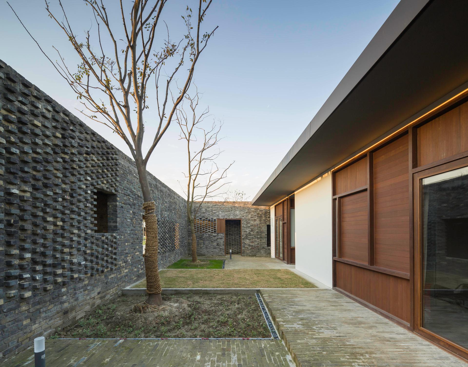 The Walled - Tsingpu Yangzhou Retreat - image 4