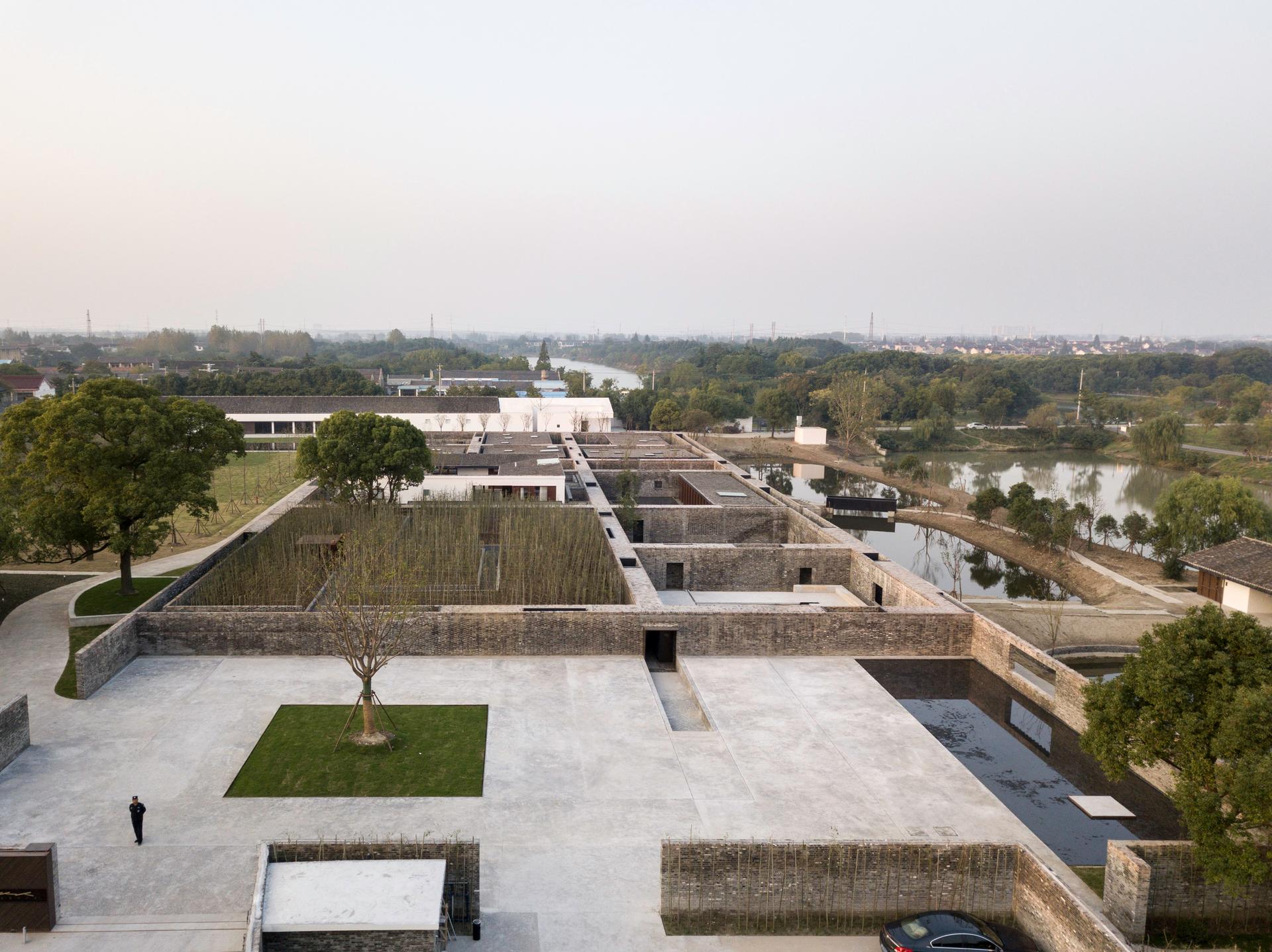 The Walled - Tsingpu Yangzhou Retreat - image 10