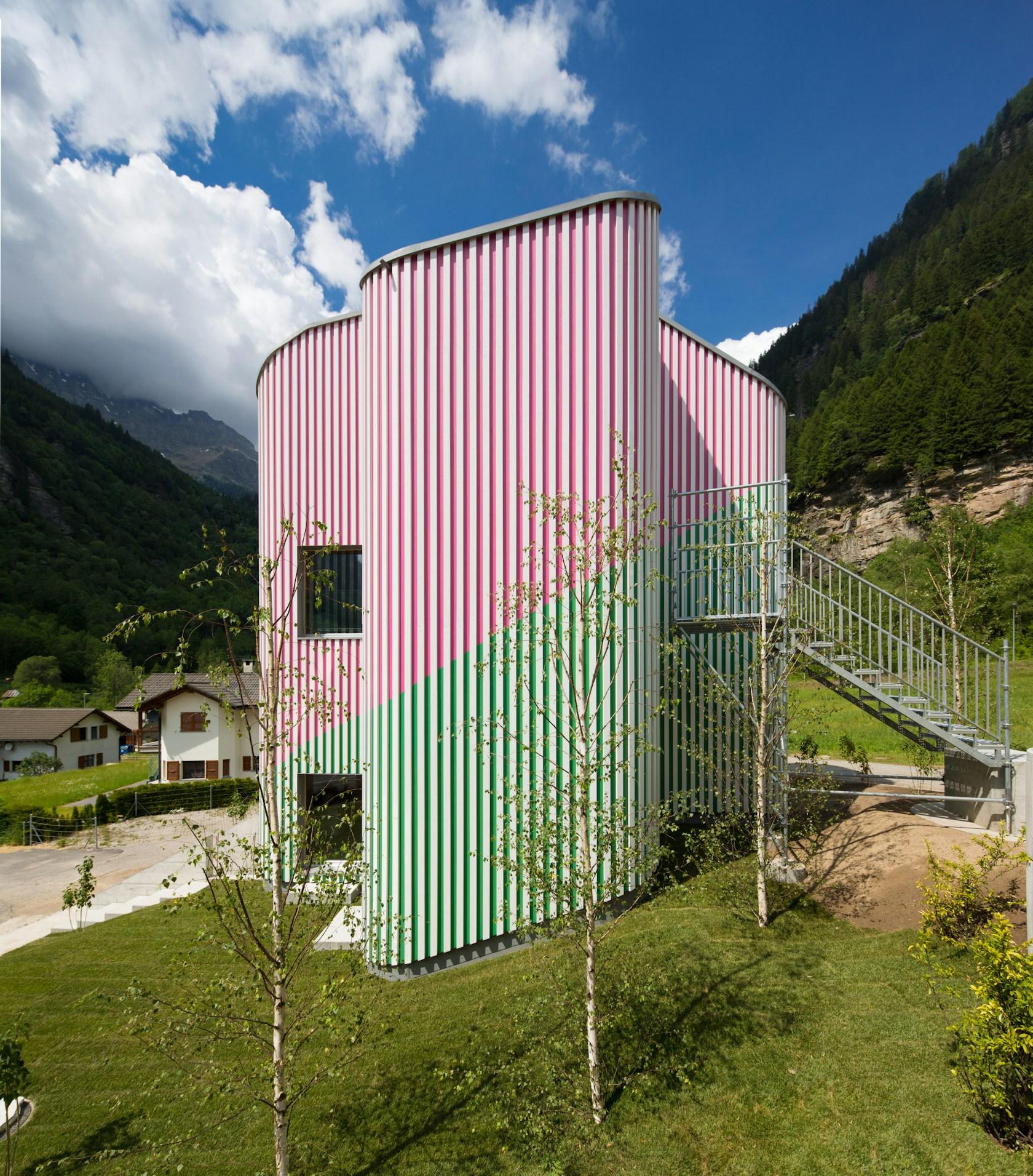 Swisshouse XXXII - image 4