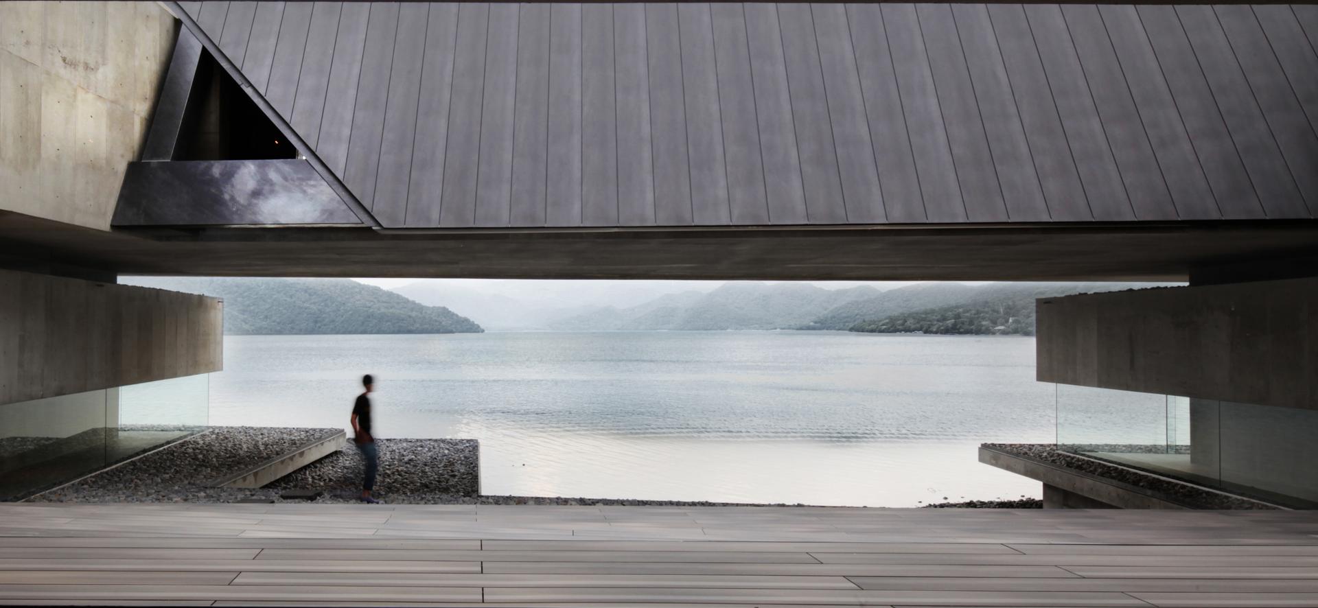 On the water - image 6