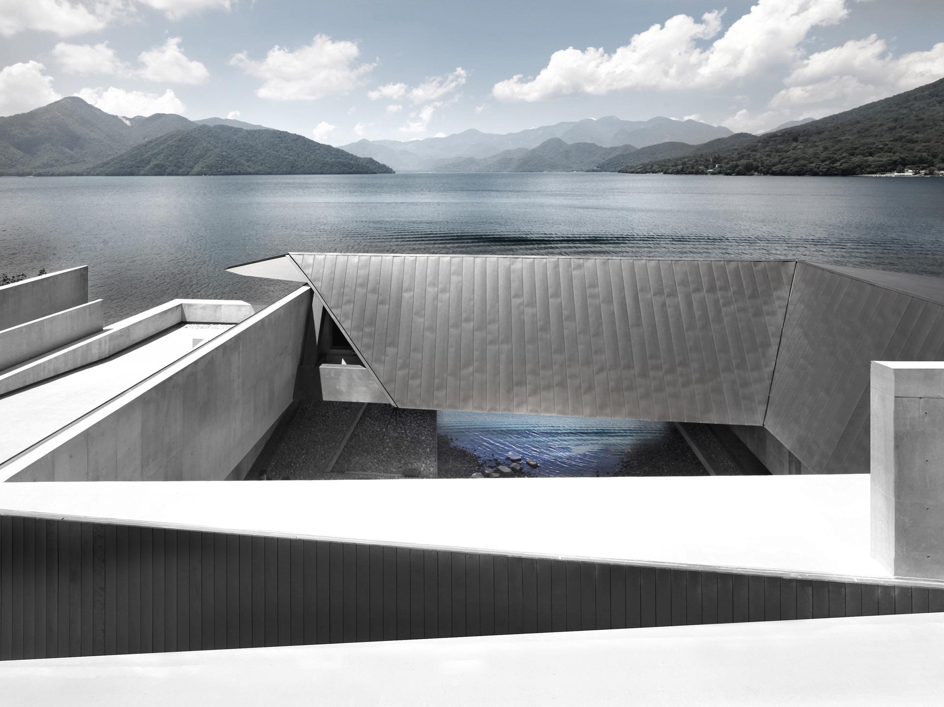 On the water - image 8