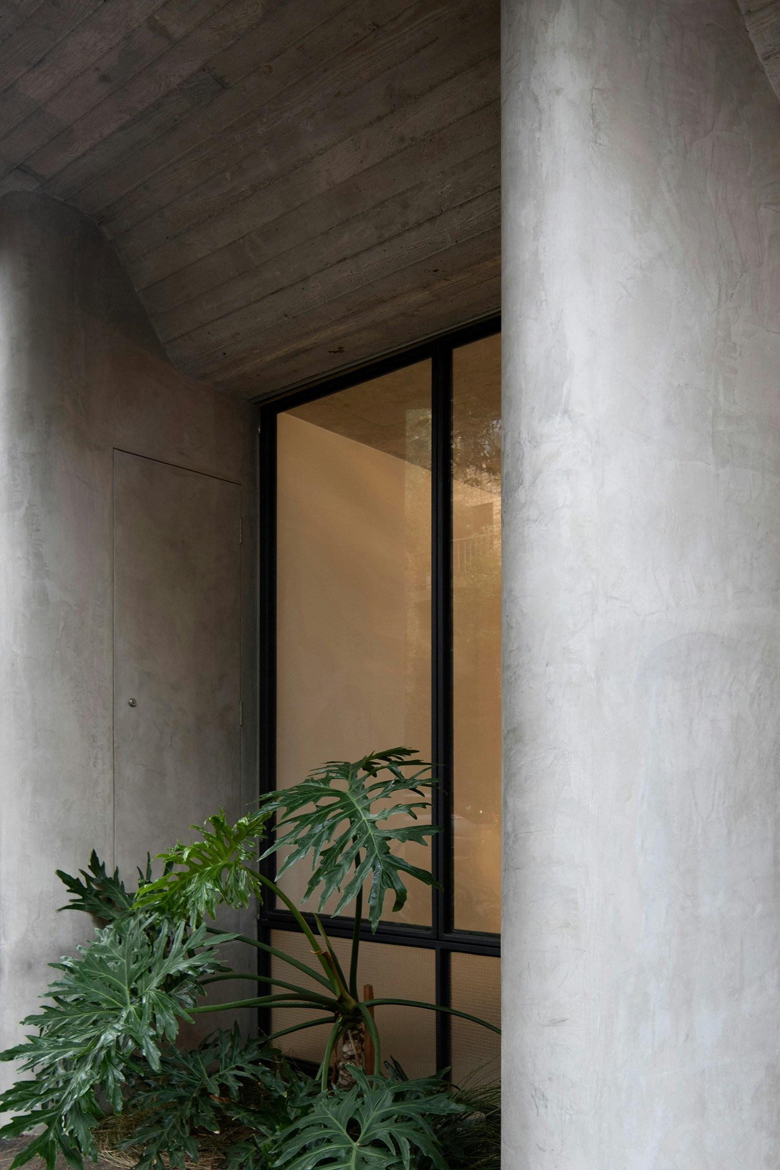 The Beehive - image 40