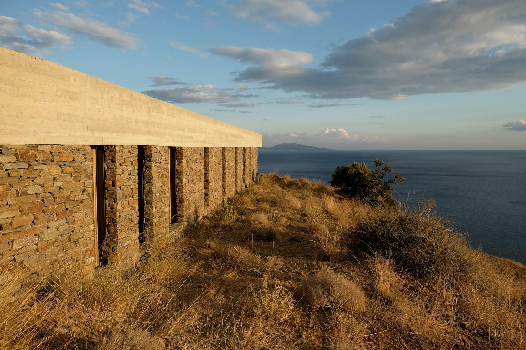 Ring House - image 5