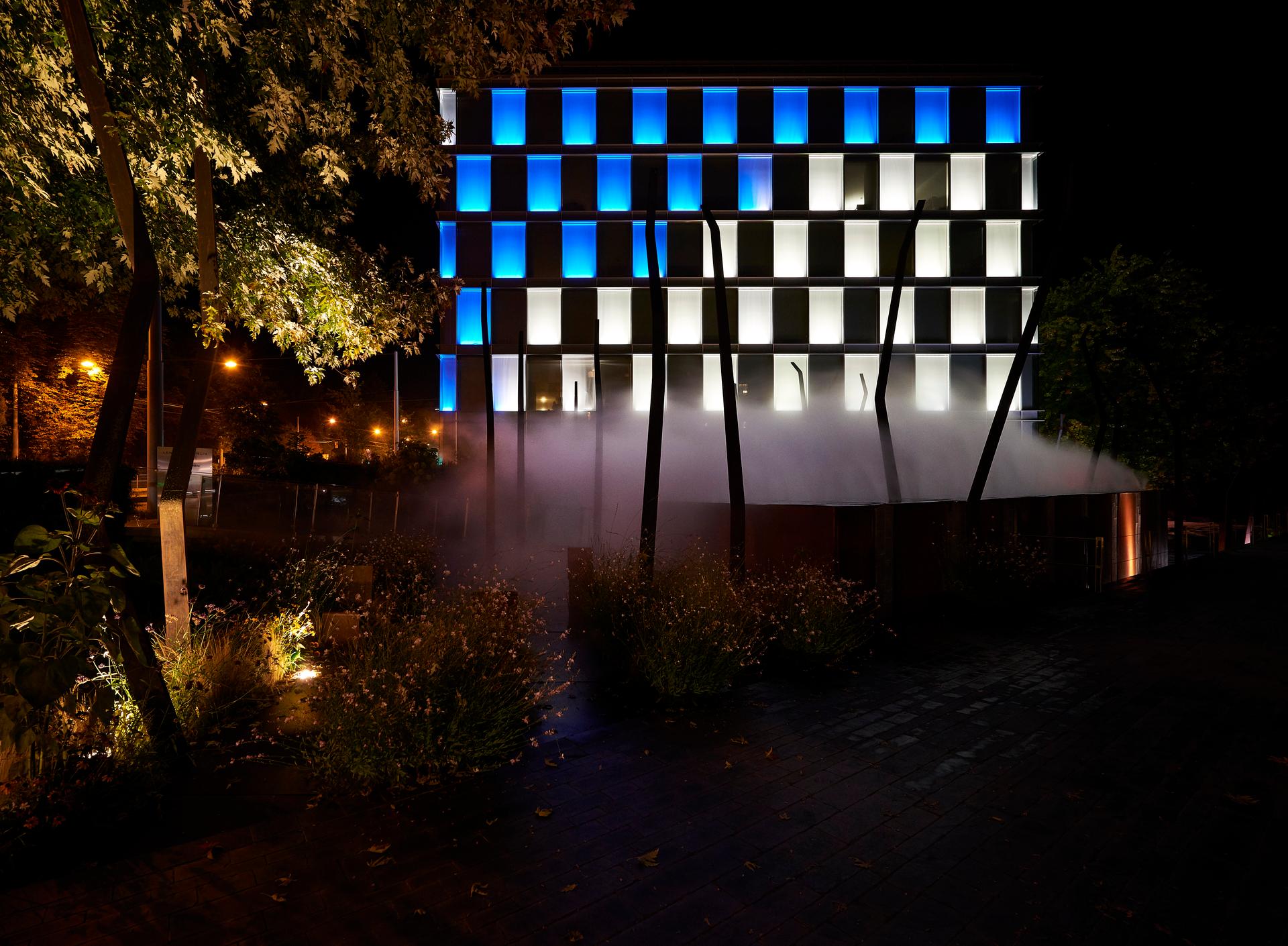 AMANDOLIER BUILDING, GENEVA RESPONSIVE LIGHT ART