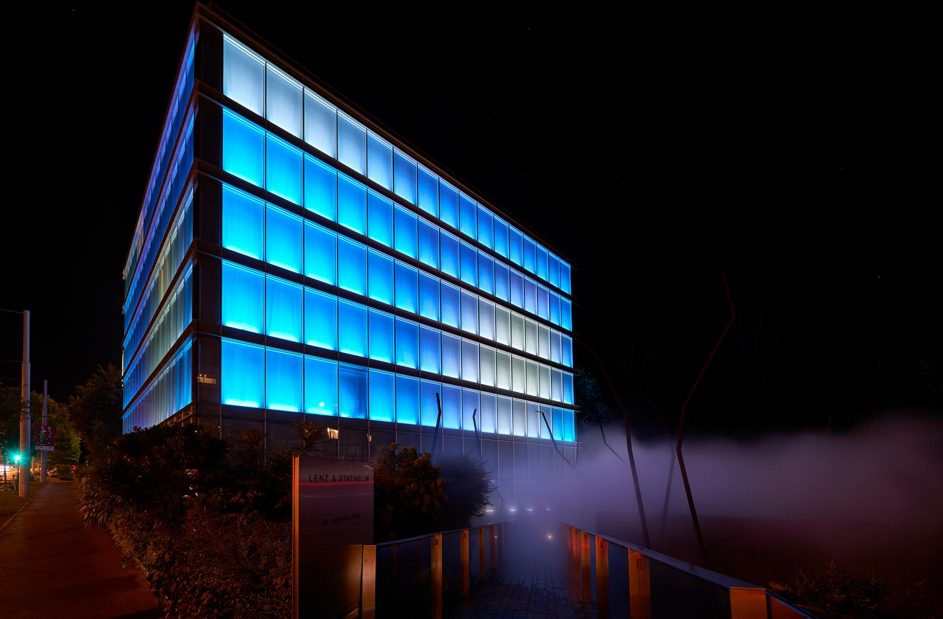 AMANDOLIER BUILDING, GENEVA RESPONSIVE LIGHT ART - image 4
