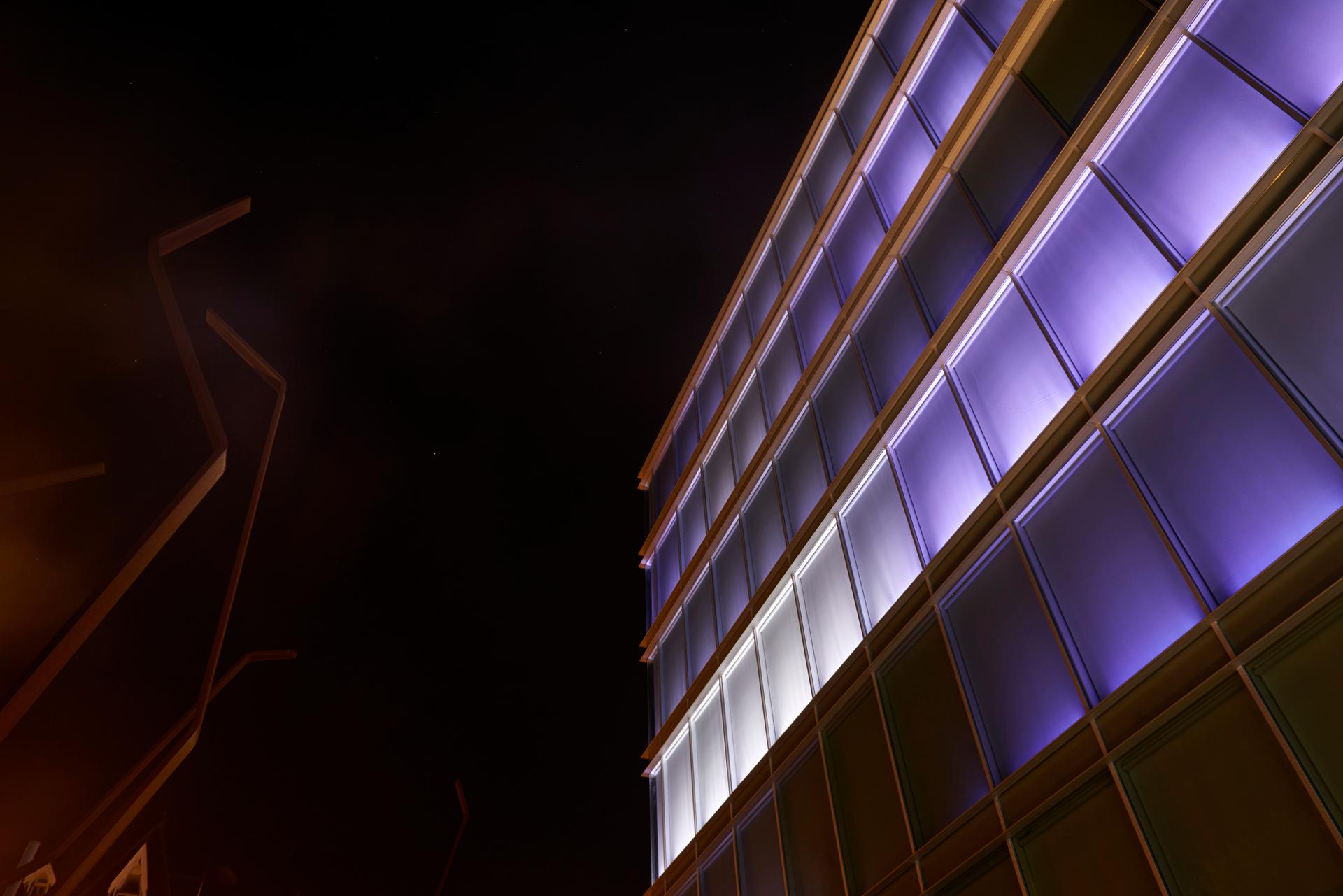 AMANDOLIER BUILDING, GENEVA RESPONSIVE LIGHT ART - image 13