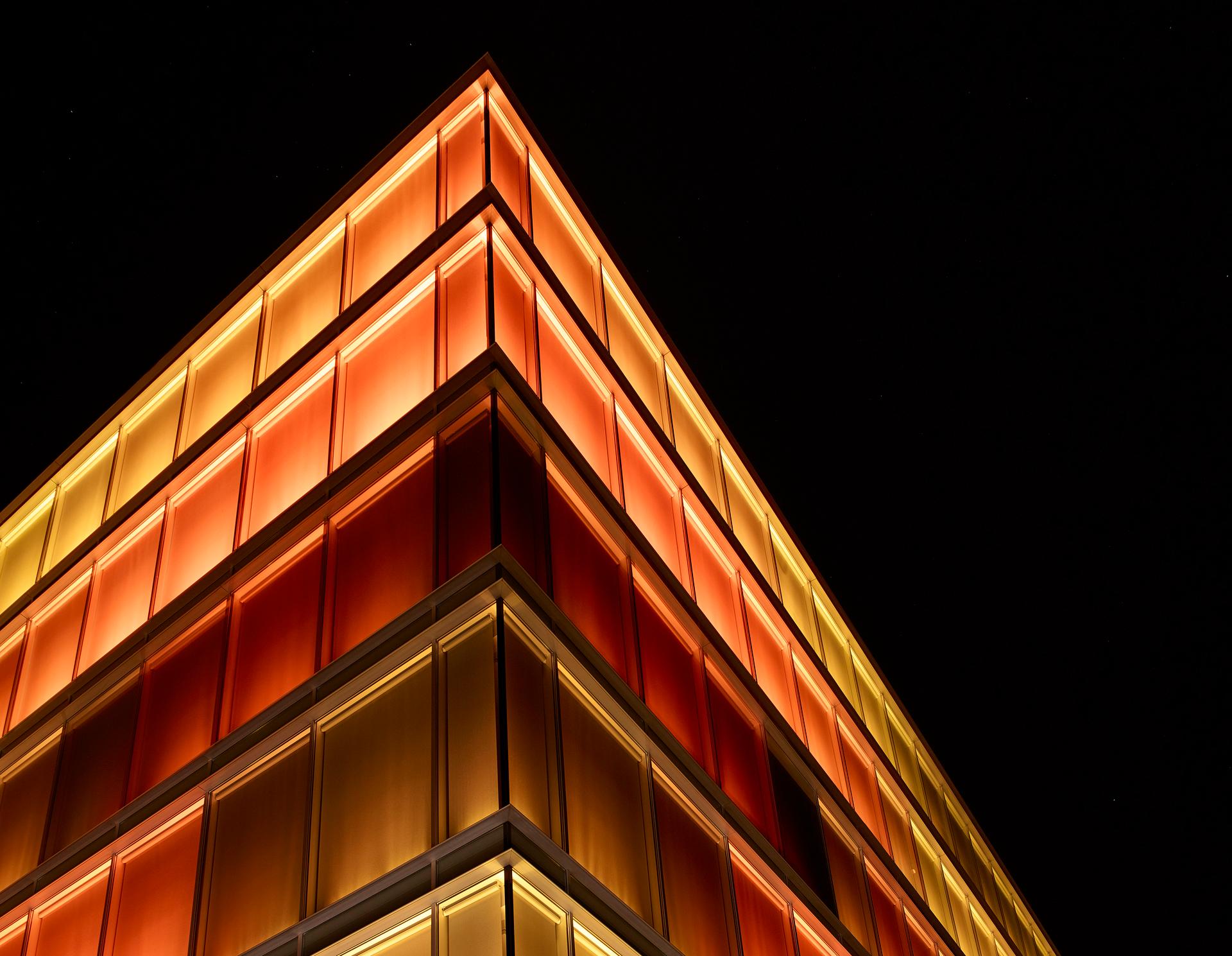 AMANDOLIER BUILDING, GENEVA RESPONSIVE LIGHT ART - image 9