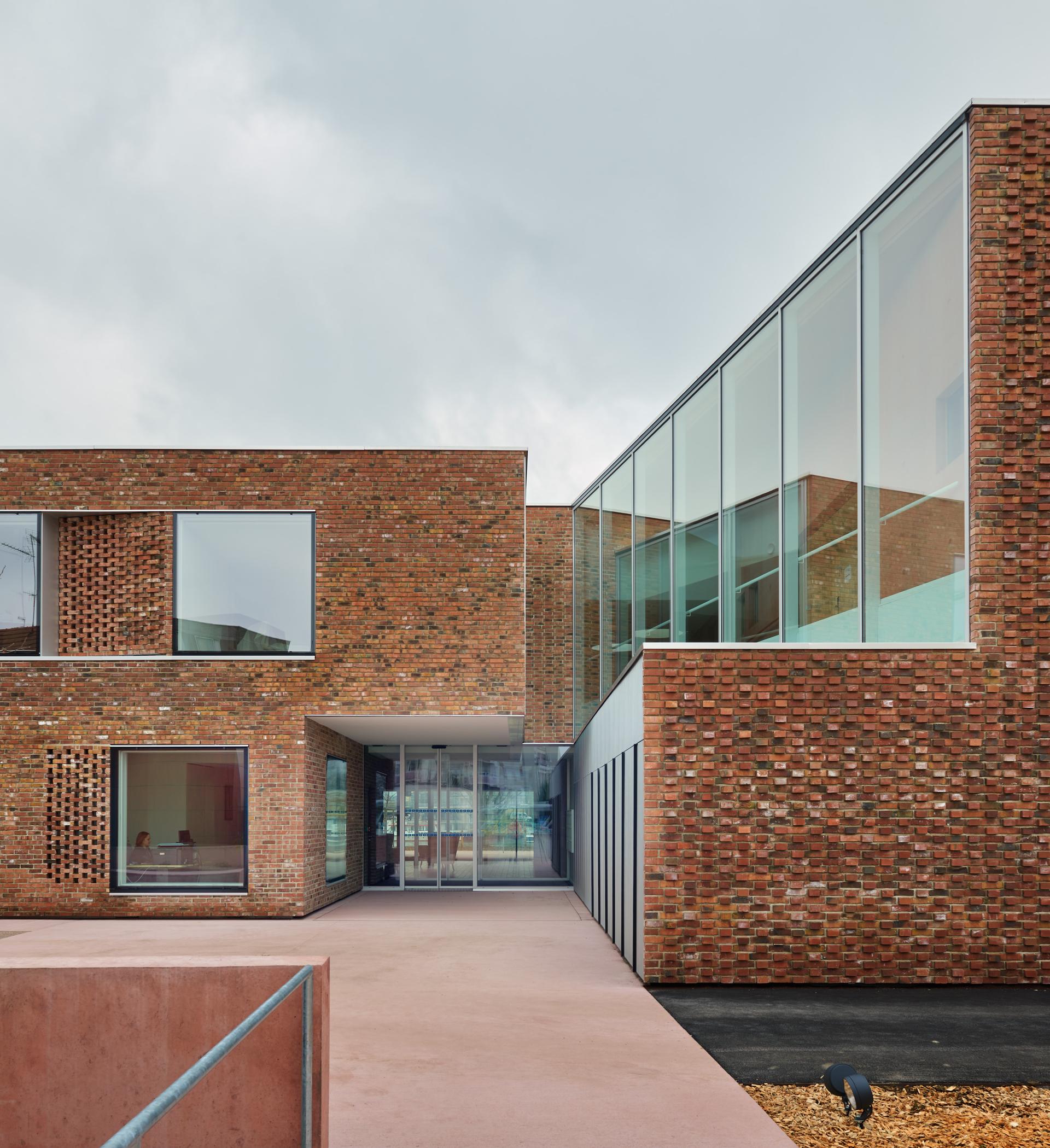 Housing for elderly people - image 2