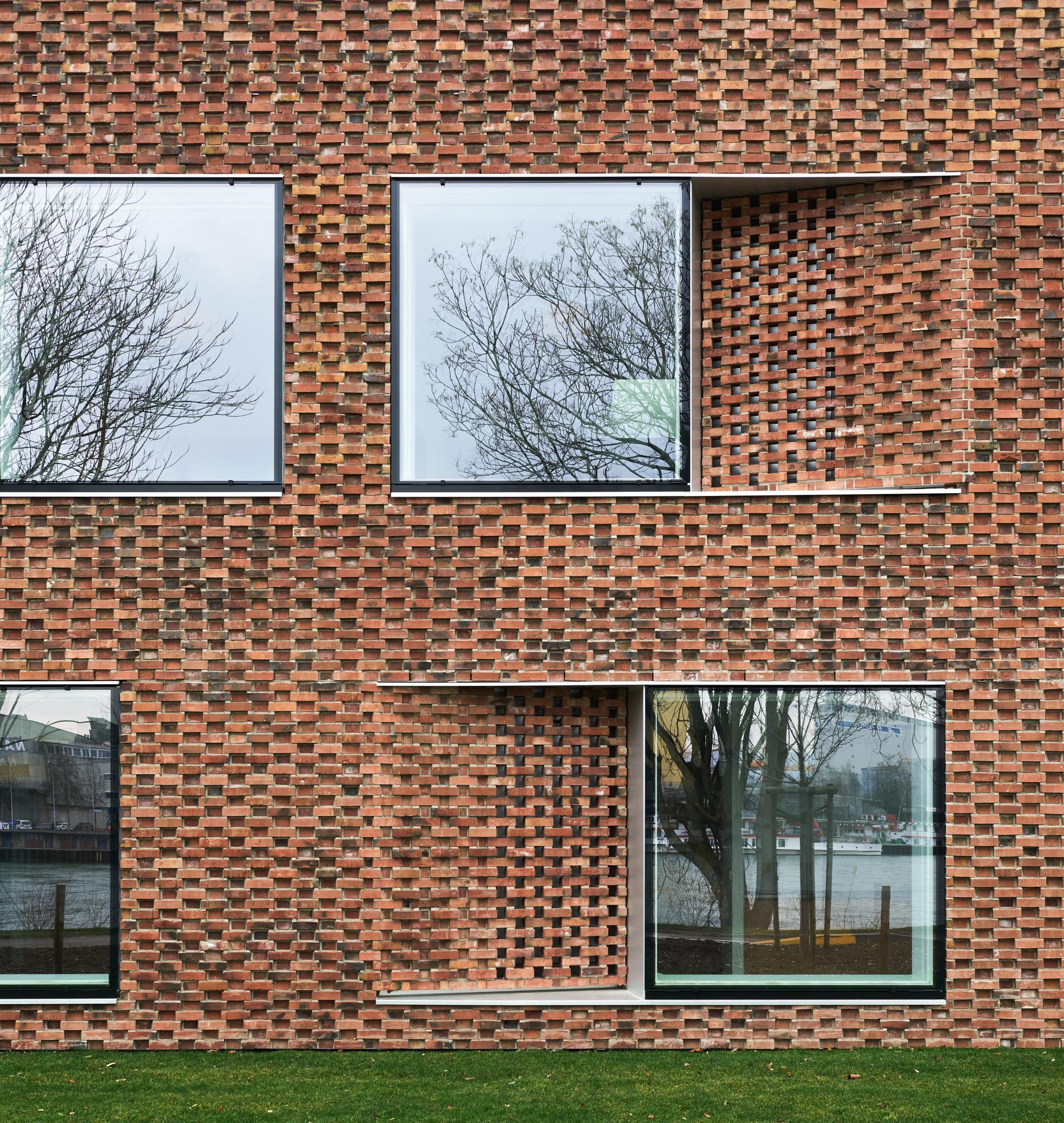 Housing for elderly people - image 5