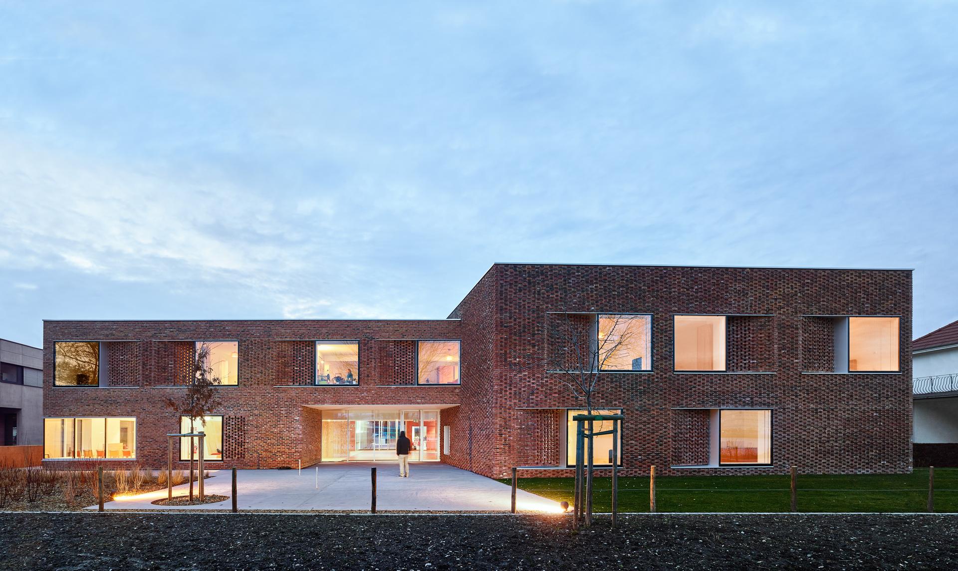 Housing for elderly people - image 7