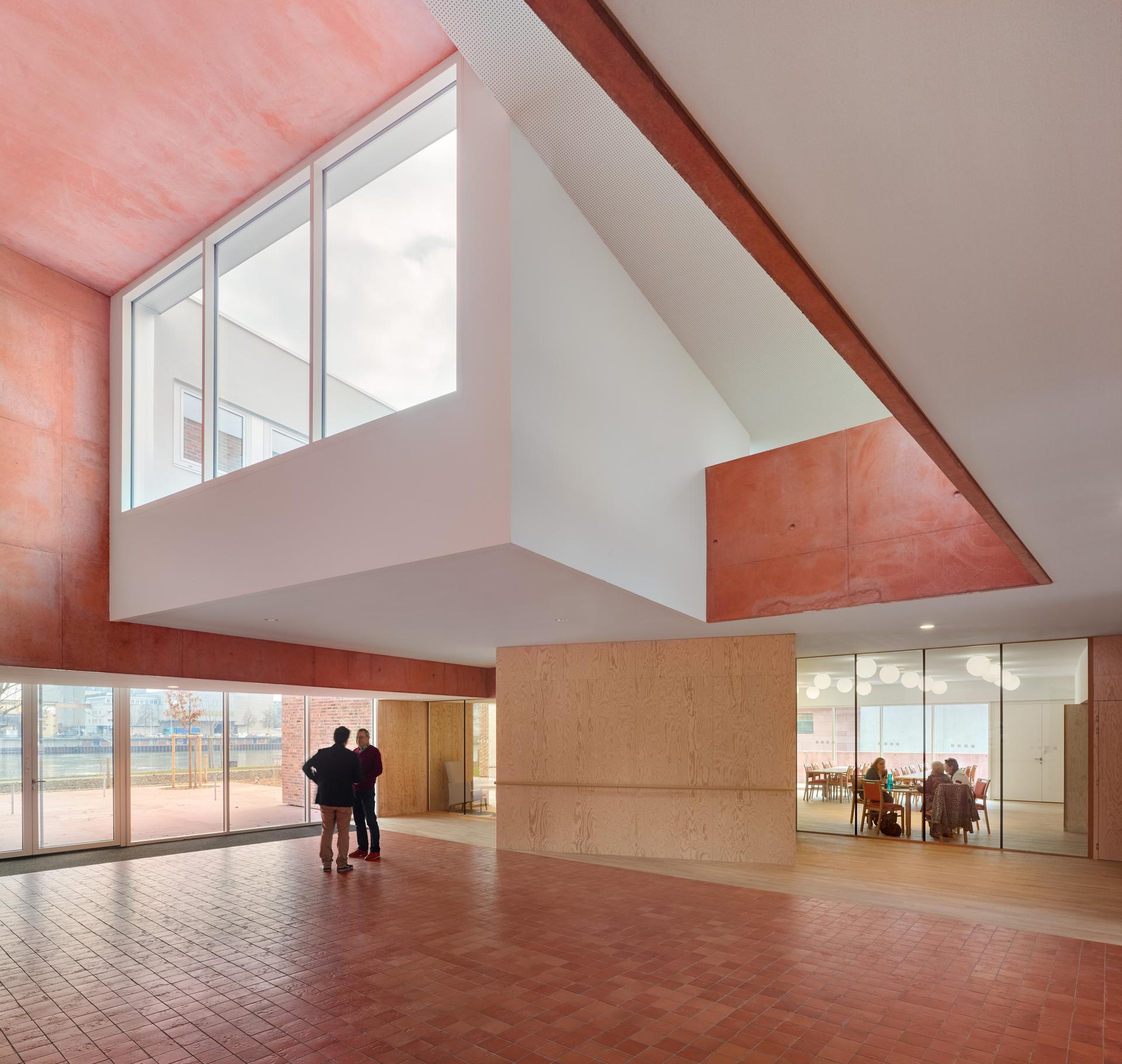 Housing for elderly people - image 14