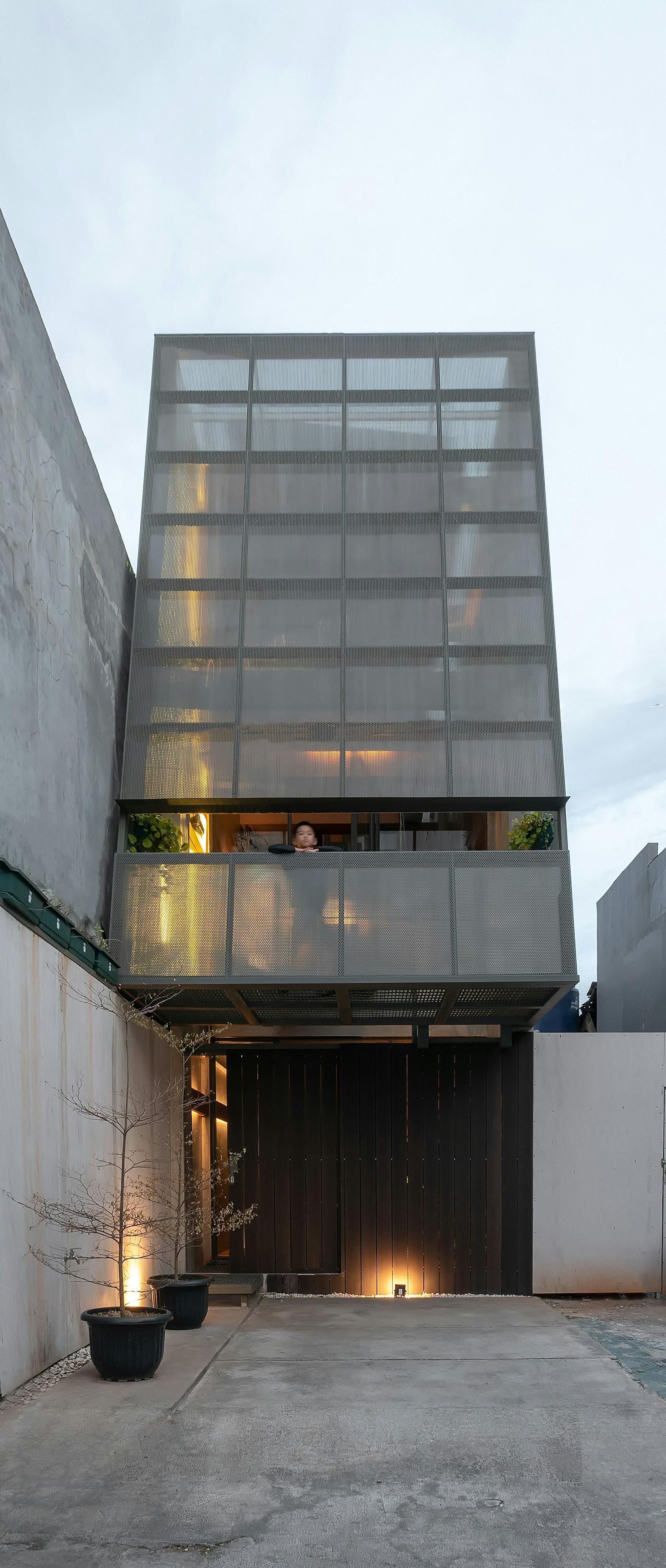 3500 Millimetre House - image 4