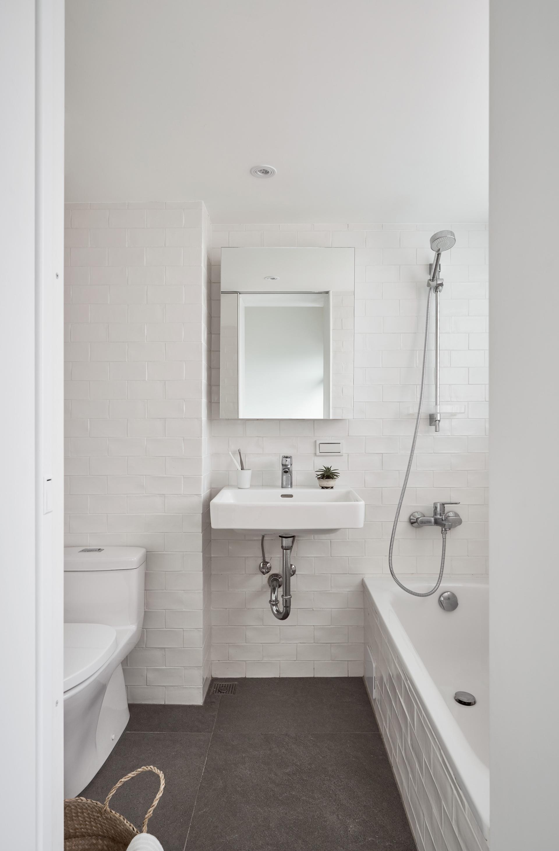 17.6-square-meter Apartment - image 7